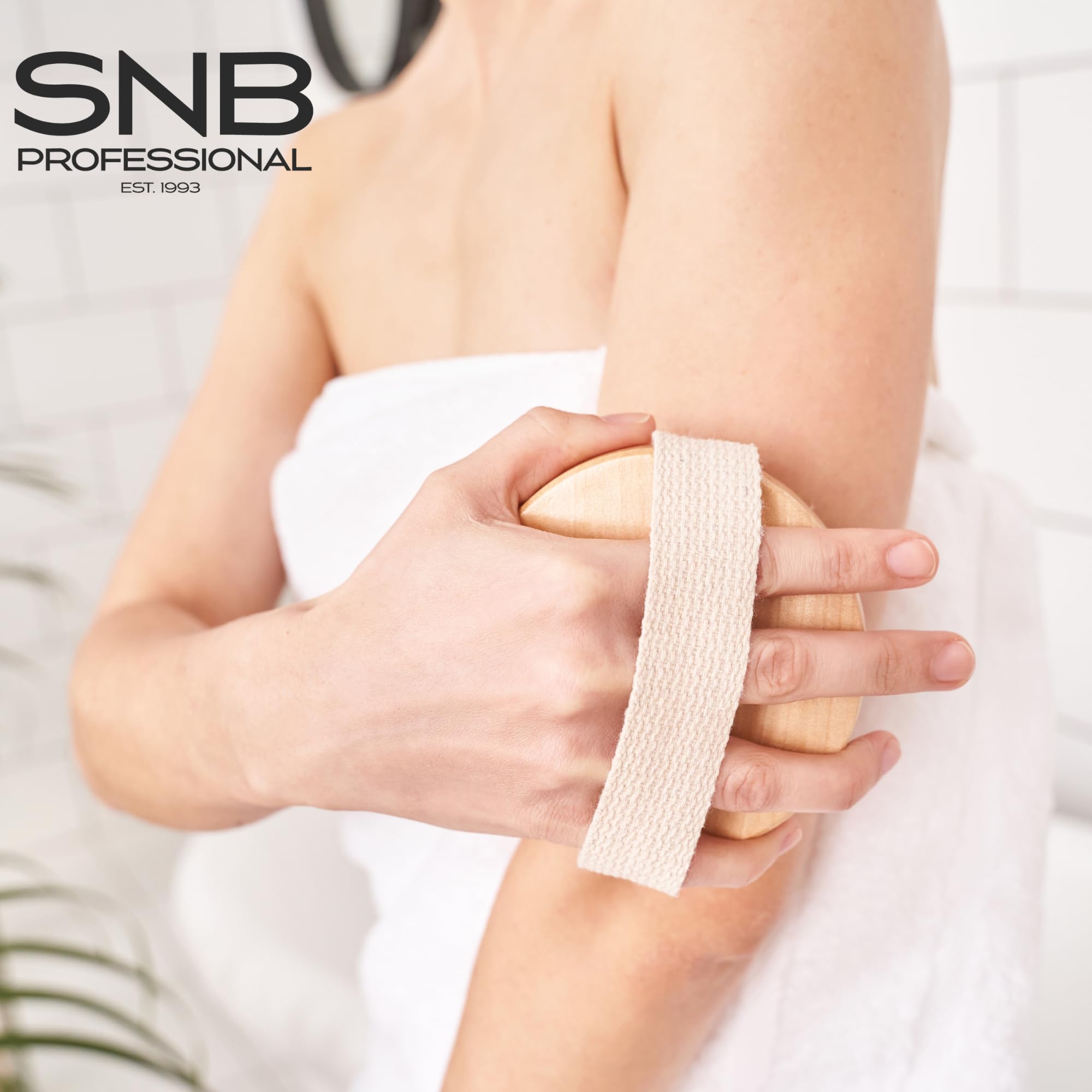 SNB - Scrub per il corpo professionale con sale dell'Himalaya e guava, 300 ml, cura naturale per la pelle liscia, con burro di karitè, scrub di sale idratante per uomo e donna