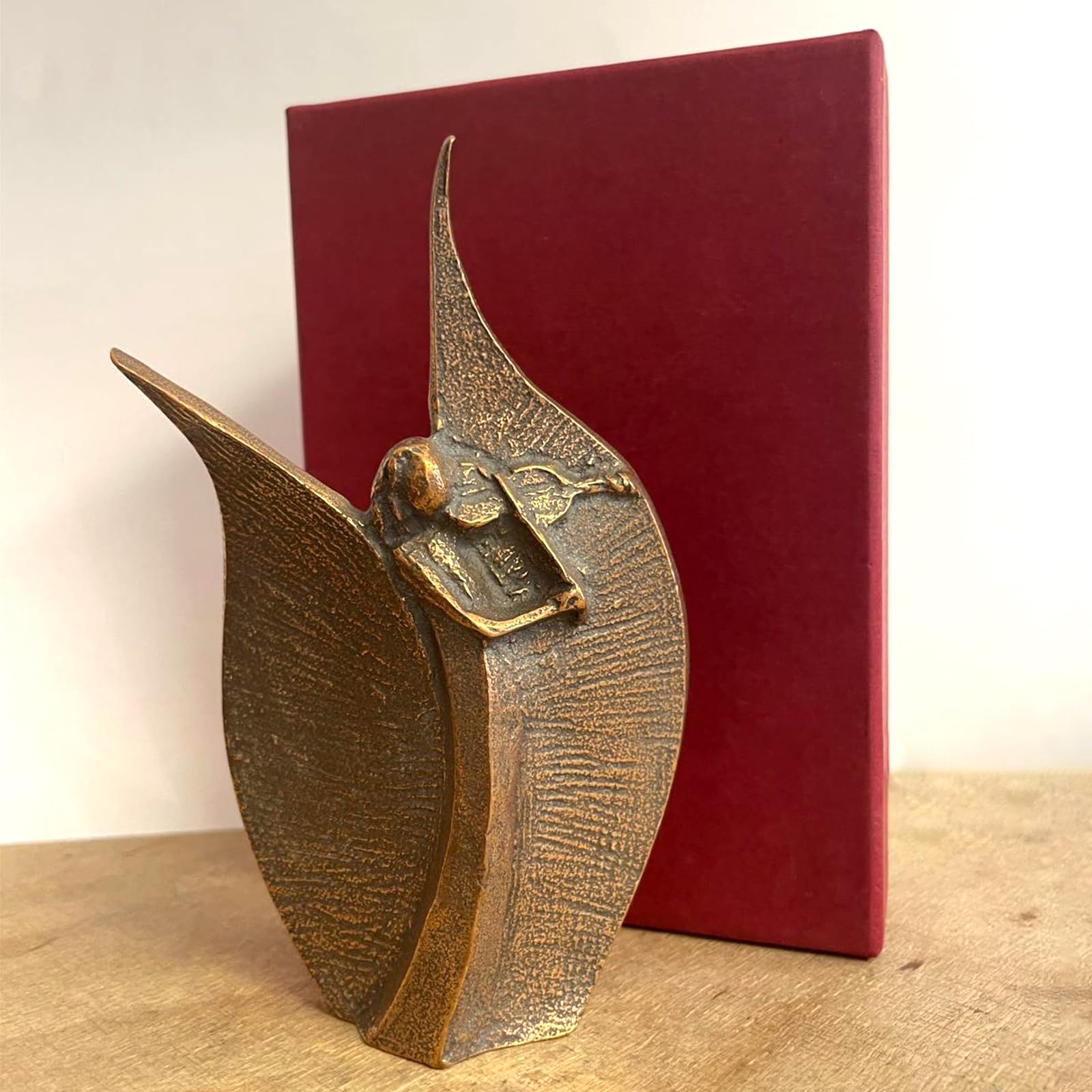 Herzmensch Bronze Engel Figur mit Geige musizierend aus massiver Bronze 6,8 x 11,8 cm als Geschenk zu Hochzeit, Weihnachten und Geburtstag, besondere Anlässe