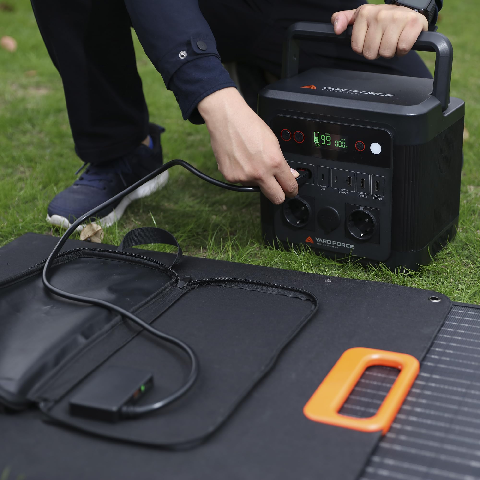 Yard Force Panneau solaire pliable 100W avec sortie USB C compatible avec groupes électrogènes Yard Force pour camping et randonnée - LX SPP10