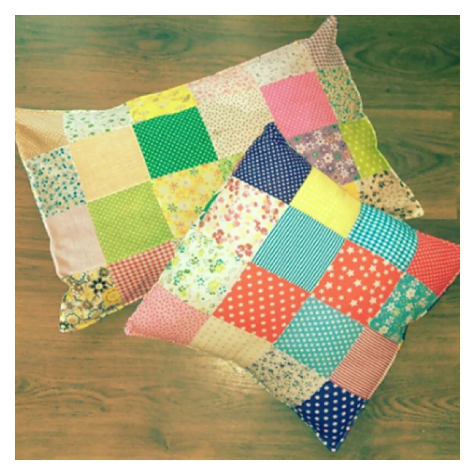 Patchwork Stoffe 100 Stück vorgeschnittene Baumwollstoffe in verschiedenen Farben for DIY-Projekte. Jedes Stück ist 10 x 10 cm groß