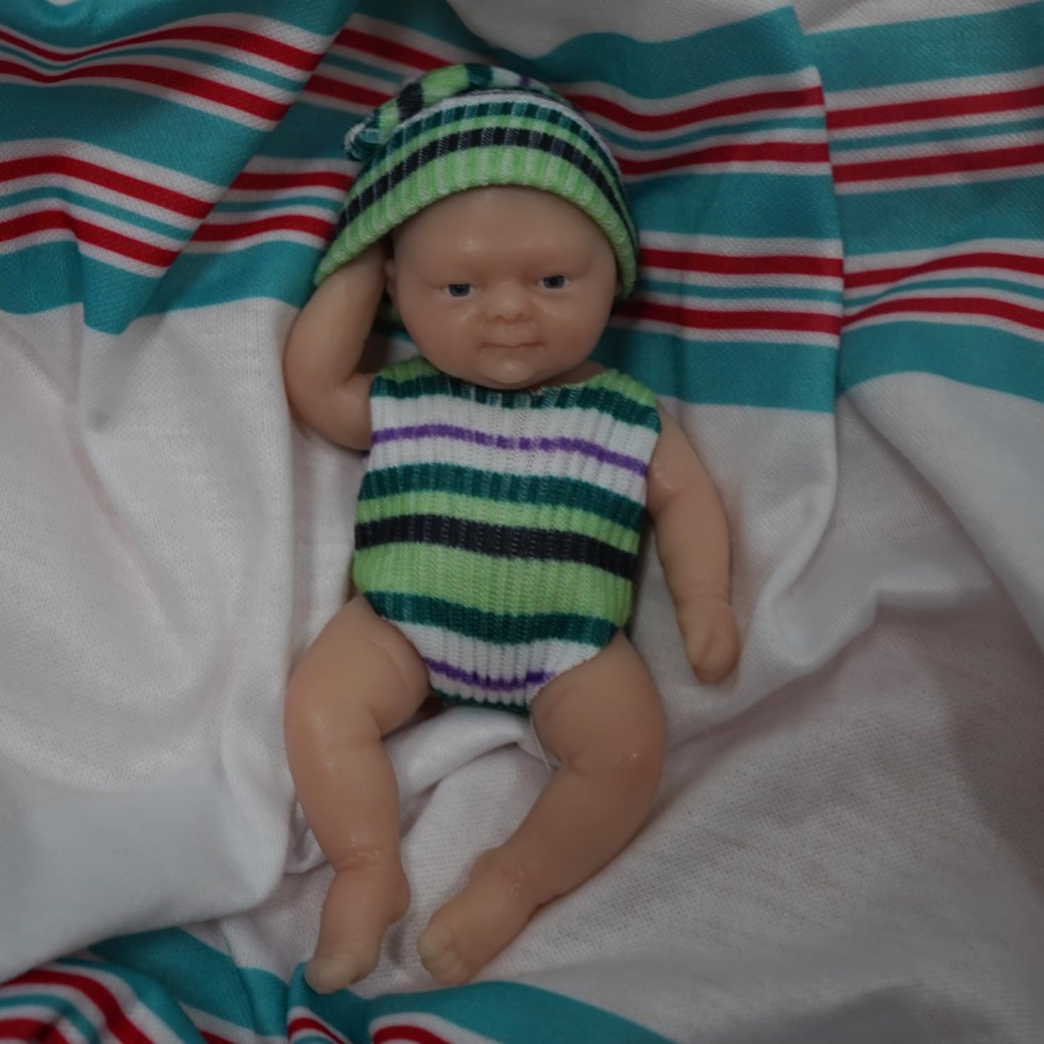Newtotlove 4.5 Inch Mini Silicone Baby Boy, Silicone Full Body Baby Soft Skin Realistic Newborn Baby Dolls Real Life Tiny Baby Doll with Clothes Accessories