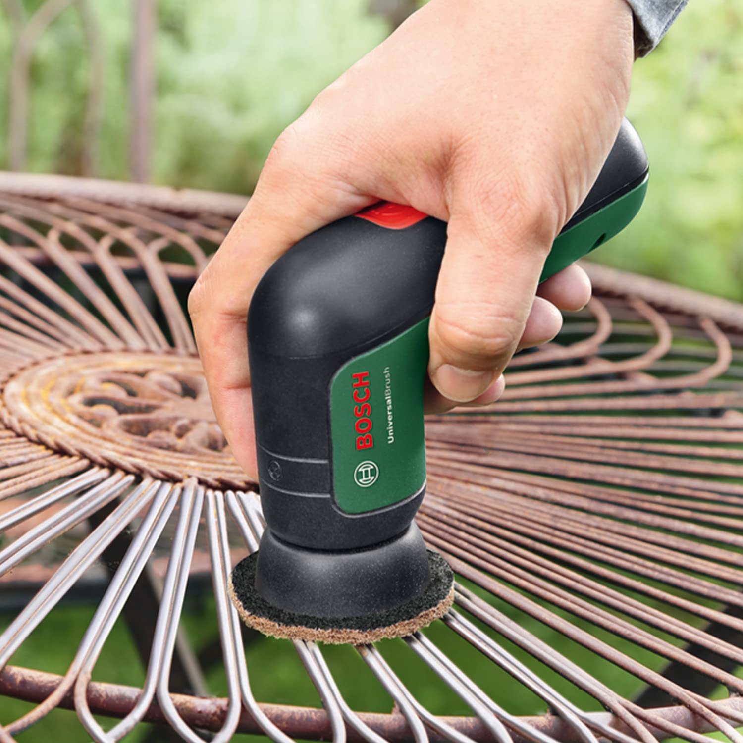 Bosch Home and Garden Akku Reinigungsbürste UniversalBrush Set inkl. 3X Bosch Küchenpad (integrierter 3,6-V-Akku, 1 Micro-USB-Kabel und 4 Reinigungsaufsätze enthalten, im Karton)
