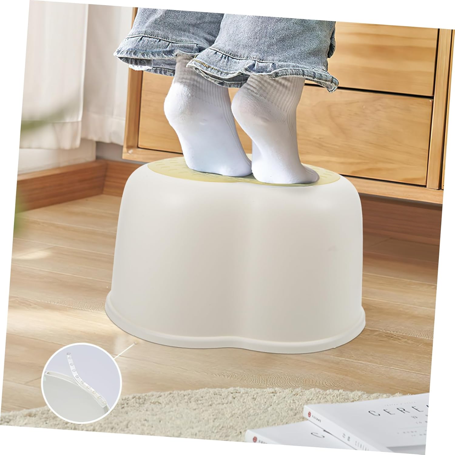 2pcs Boy Girl Non- Stool for Potty Training Lightweight Stackable Footstool for Bathroom Living Room Easy to Carry and Girls Stool Random Colors