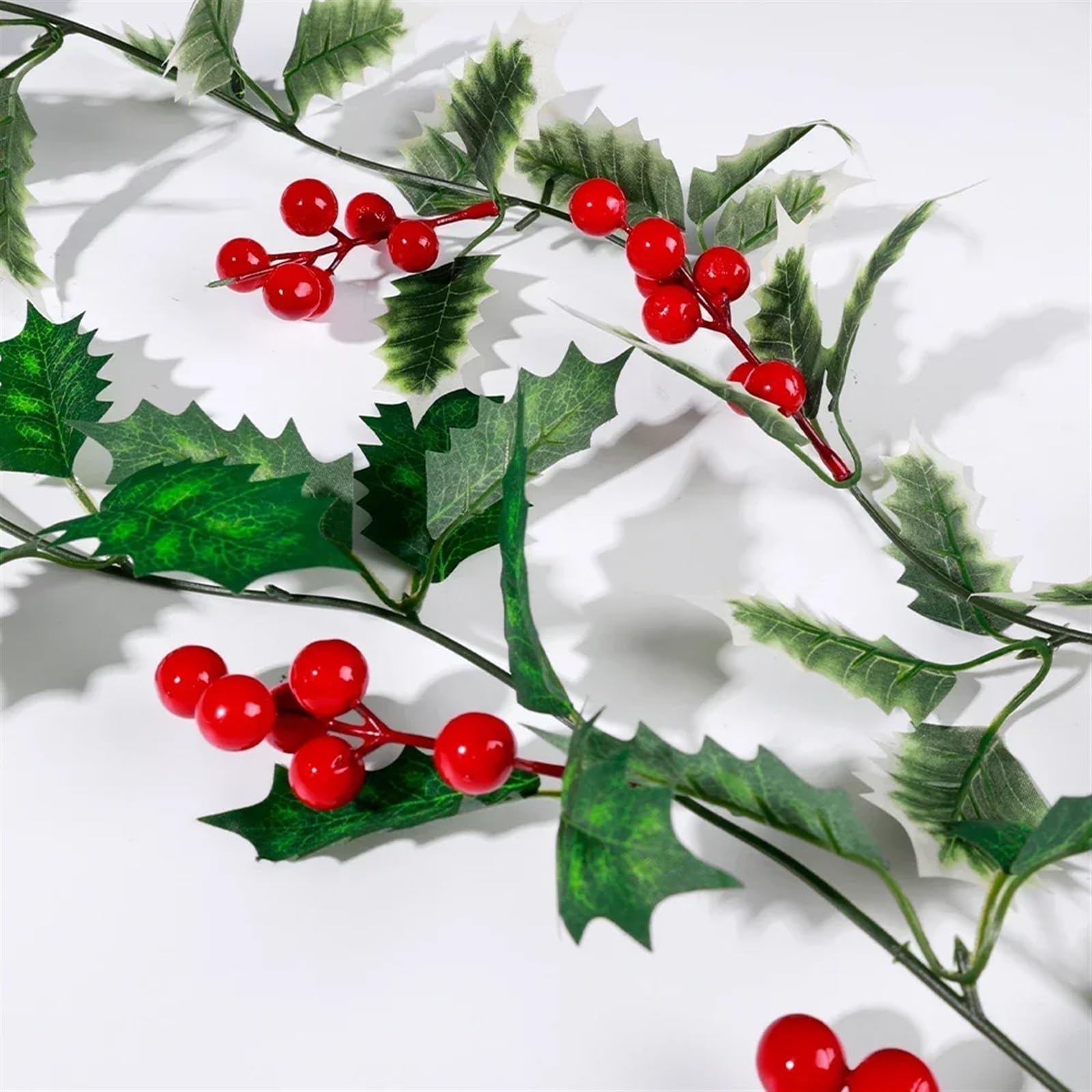JKUHA 2 m/6,5 ft Weihnachten Rote Beeren Efeu Girlande, Knstliche  Stechpalmenbltter Ranke Weihnachtsbaum Ratten, DIY Kranz Hngende  Ornamente for ...