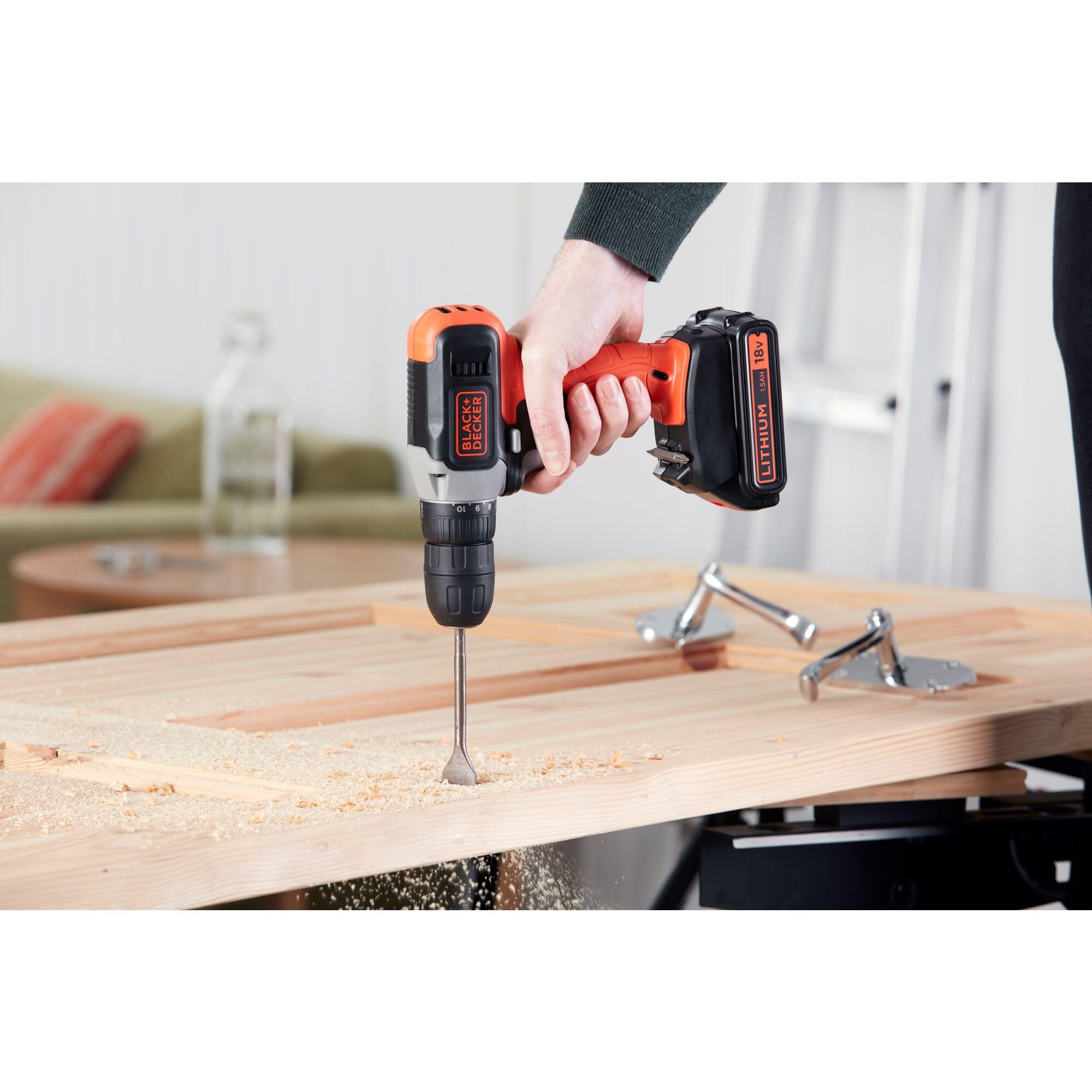 BLACK+DECKER BCD001C1-QW wiertarko-wkrętarka 18 V, akumulator litowy 1,5 Ah, ładowarka, sprzęgło 10 pozycji, zmienna prędkość, uchwyt 10 mm, do majsterkowania w domu