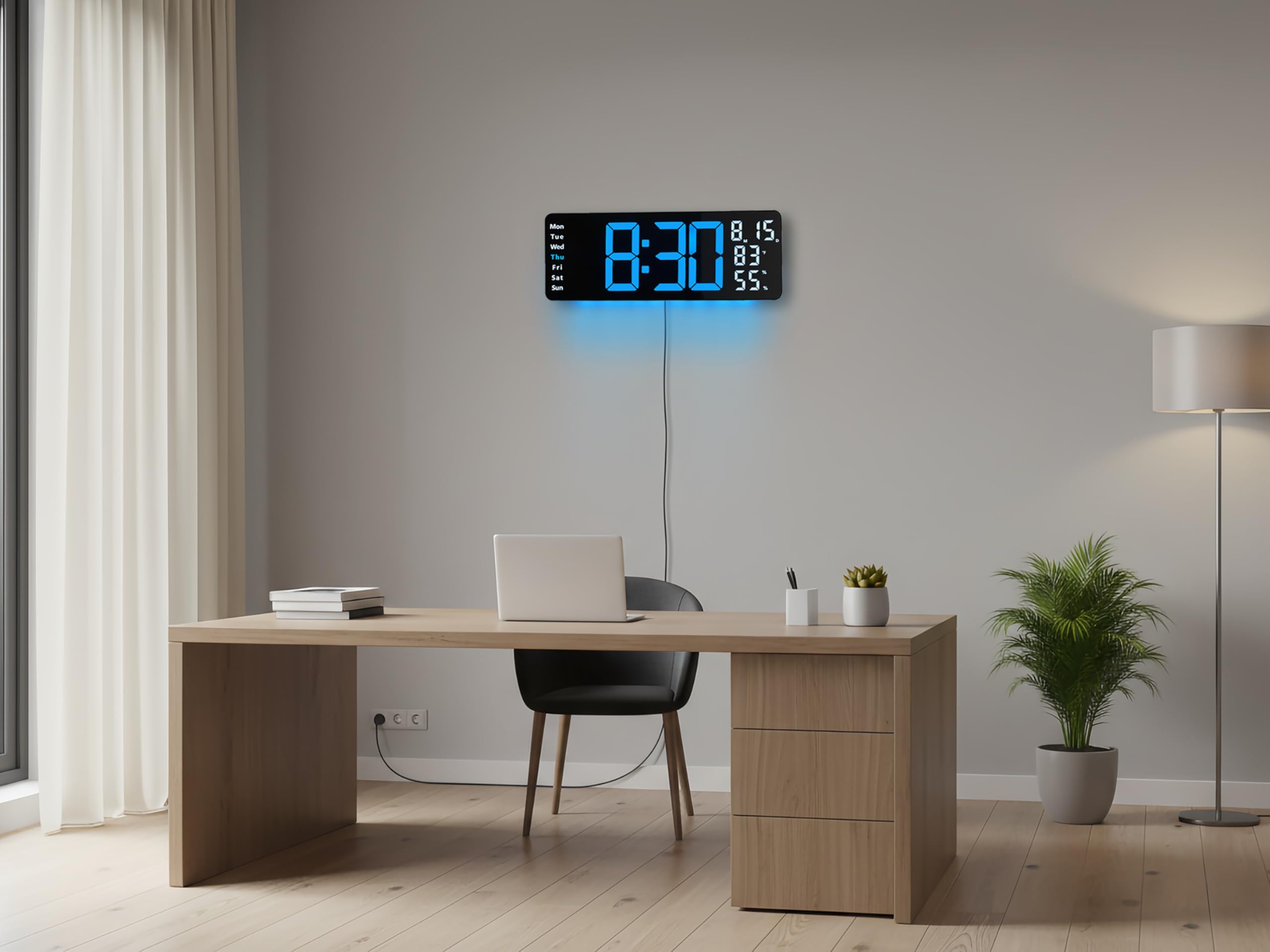 Horloge murale numérique LED bleue de 44,5 cm avec 8 couleurs de lumière ambiante | Affichage de l'heure, de la date, du jour, de la température et de l'humidité, deux alarmes, compte à rebours et
