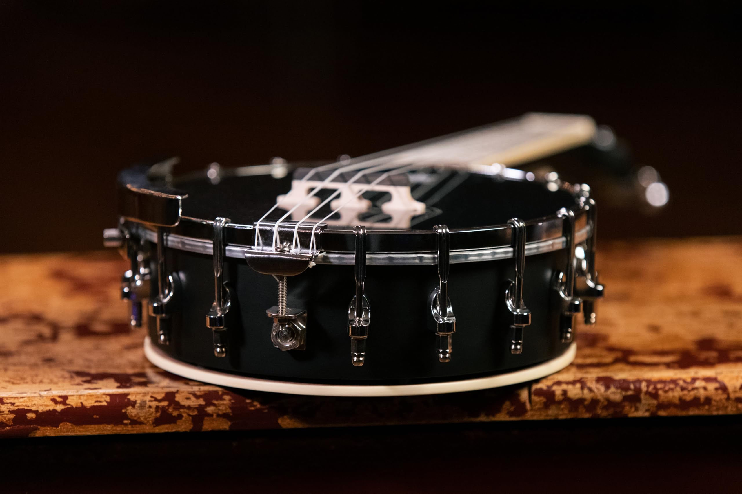 Ortega Guitars Banjo Ukulele Akustisch – Banjolele Series – Closed Back – Remofell/Ahorn, Schwarz (OUBJ100-SBK)