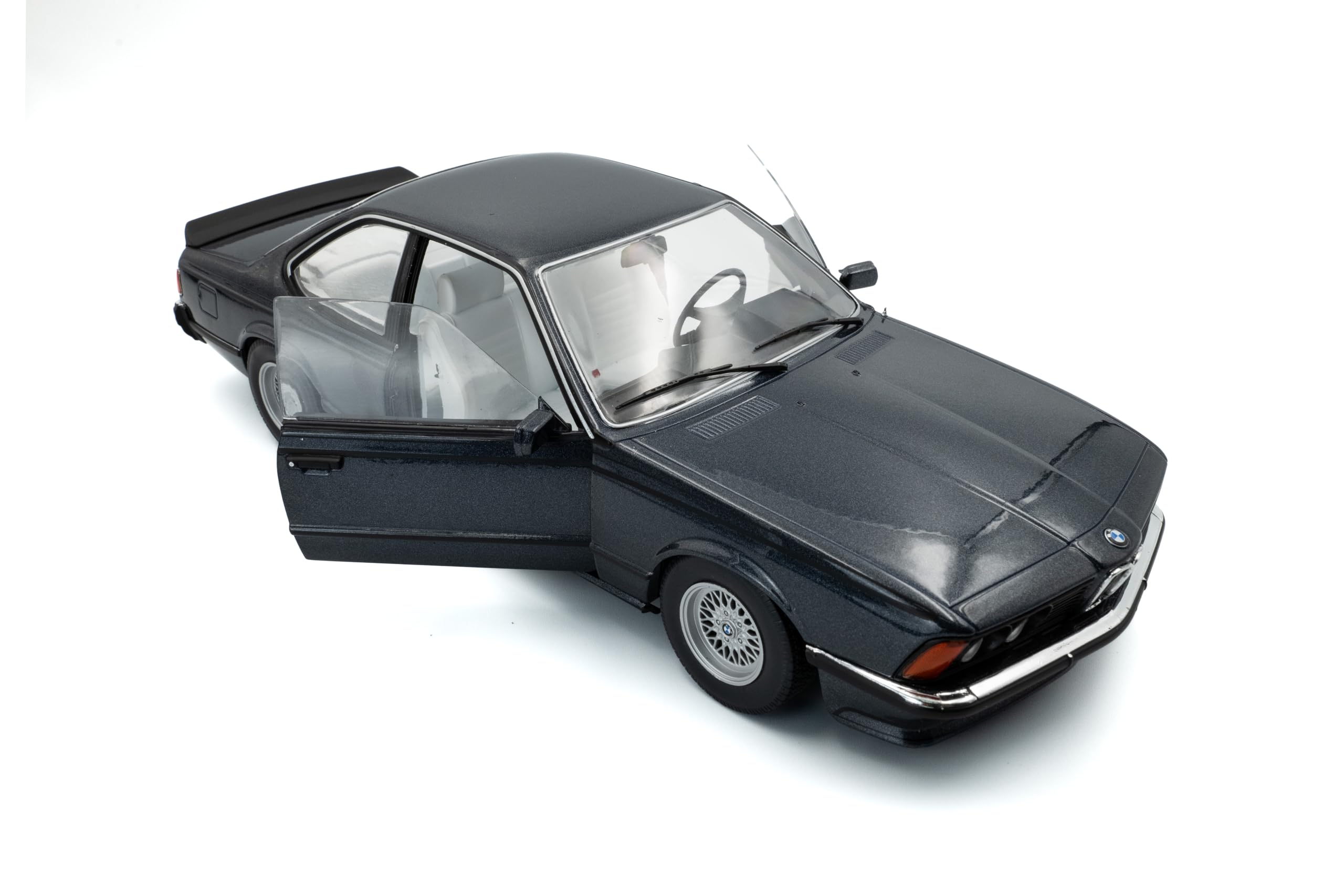 1:18 BMW 635 CSI Macau Blue 1984