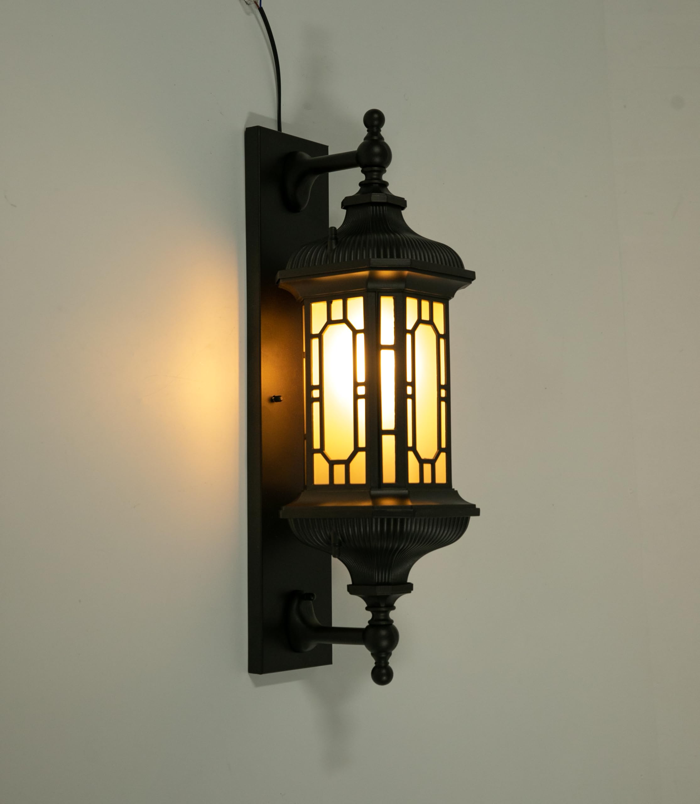 Outdoor-Wandleuchte im Retro-Stil, für den Garten und die Veranda | Wasserdicht Nach IP54, Kompatibel mit LED-, Glüh- und Halogenlampen, zwei Arme, Wandmontage, 23 × 12 × 70 cm, Schwarz