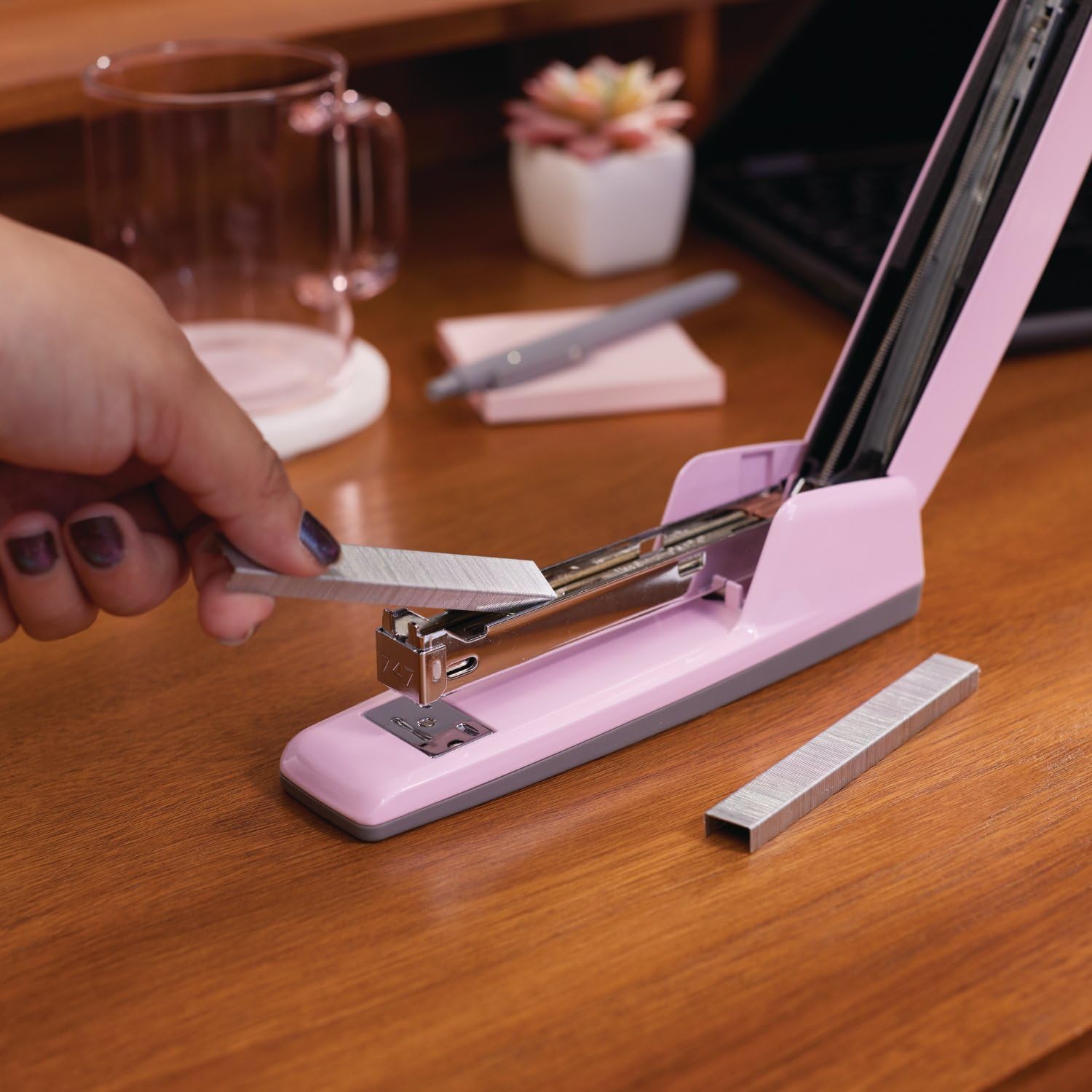 Swingline Stapler, 30 Sheet Capacity, 747 Business Stapler, Jam Free, Metal, Blush Pink (S7074740) - Image 4