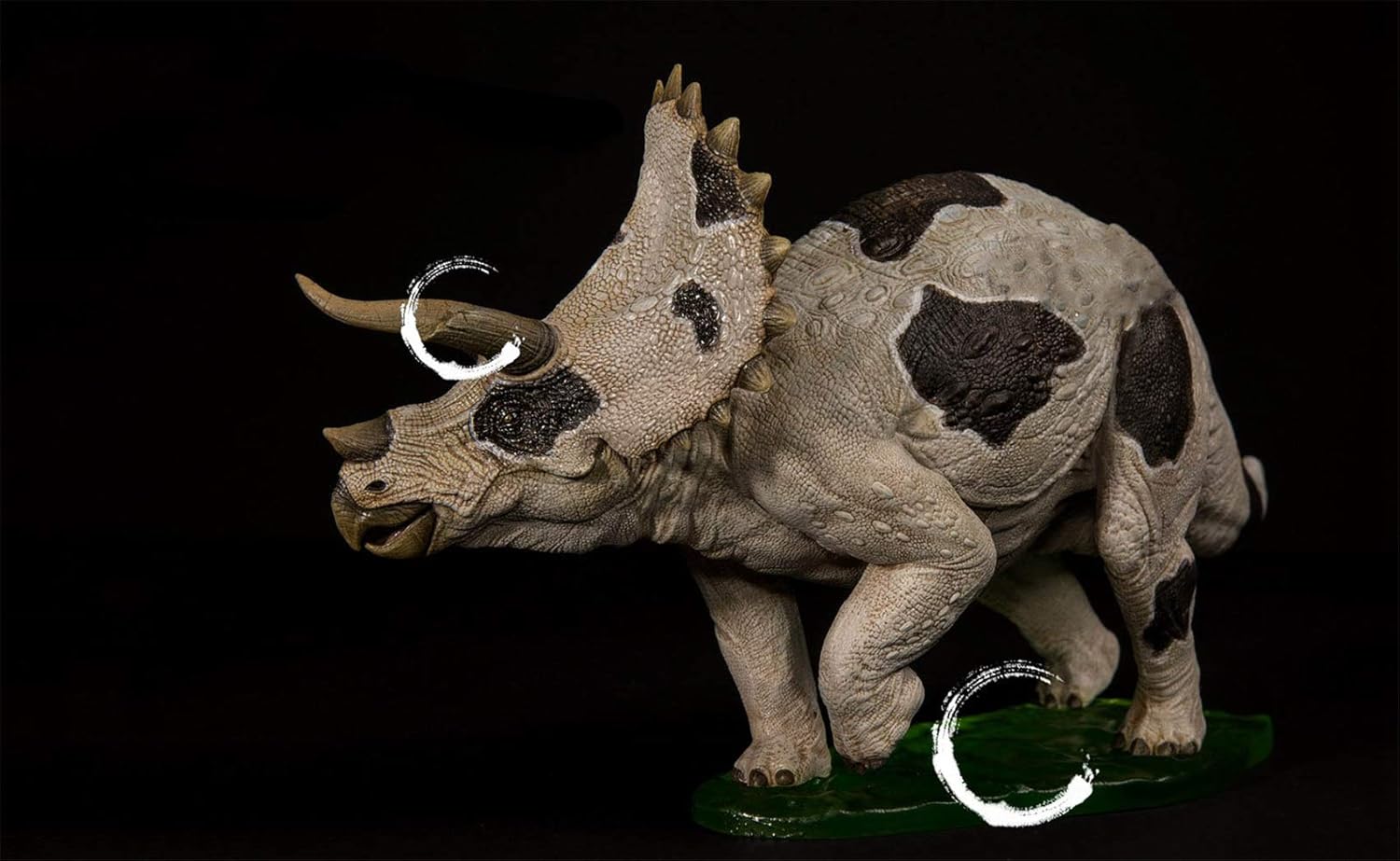 Nanmu 1/35 Triceratops Heavy Lance Figure Limited Version with Base and Battle-Damaged Horn