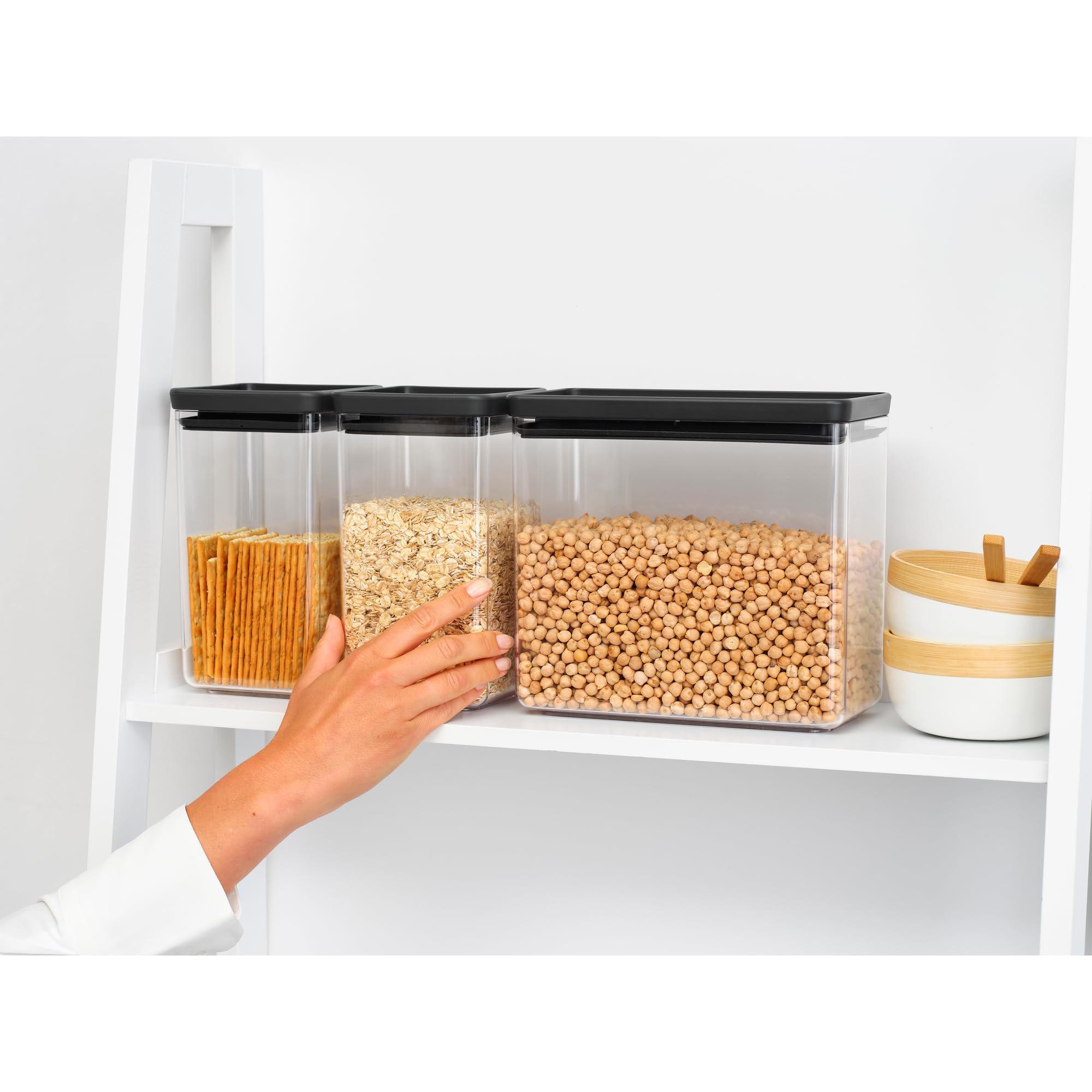 Brabantia TASTY+ Stapelbare Behälter 3er-Set – 2 x 1,6 l +1 x 3,5 l | Luftdichte Vorratsdose mit Silikondichtung für die Küche | Gefäße für trockene und feuchte Lebensmittel, Zucker, Mehl | Dark Grey
