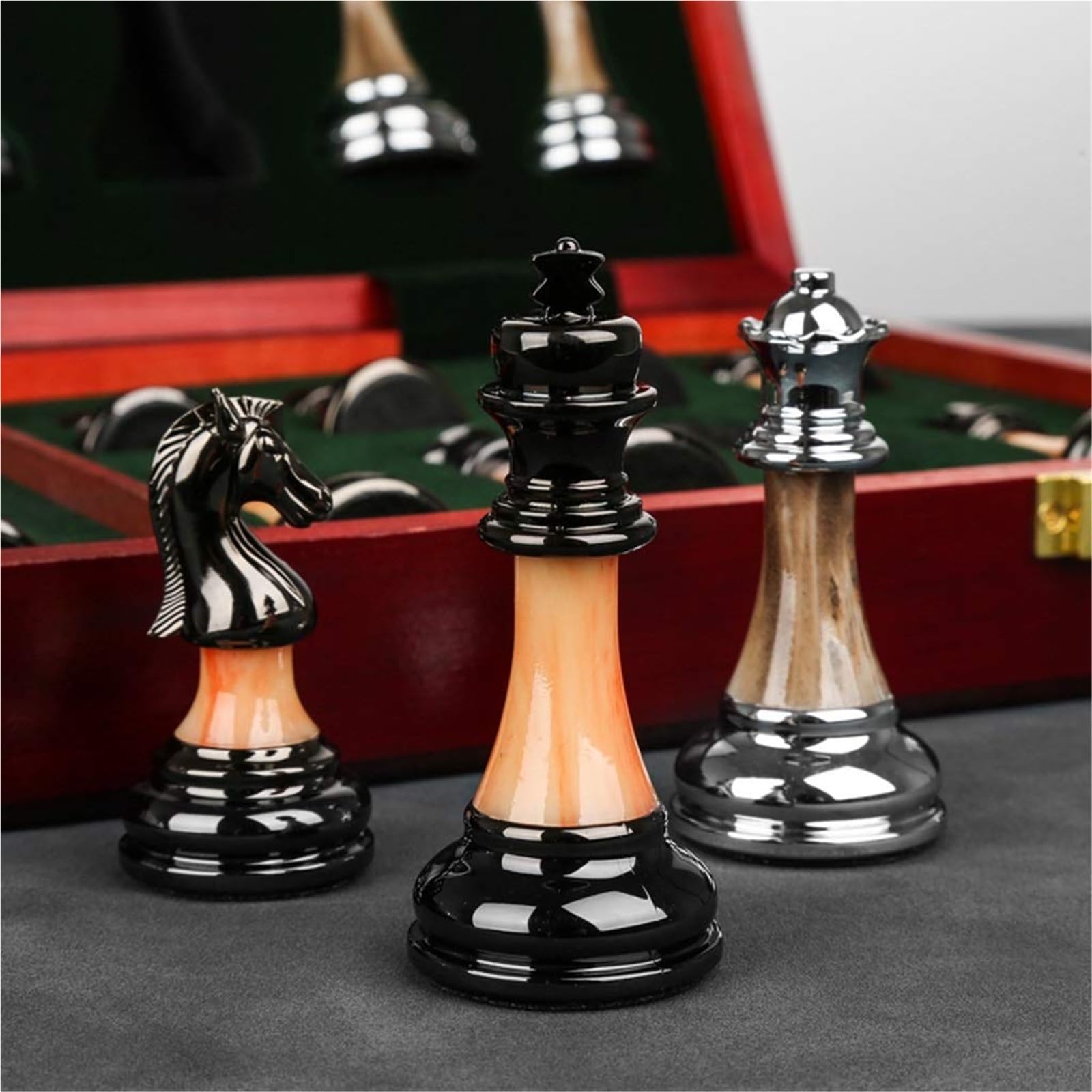 Set di scacchi internazionale, scacchiera classica, pezzi degli scacchi fatti a mano, set di scacchi in legno pieghevoli in metallo for adulti scacchiera portatile