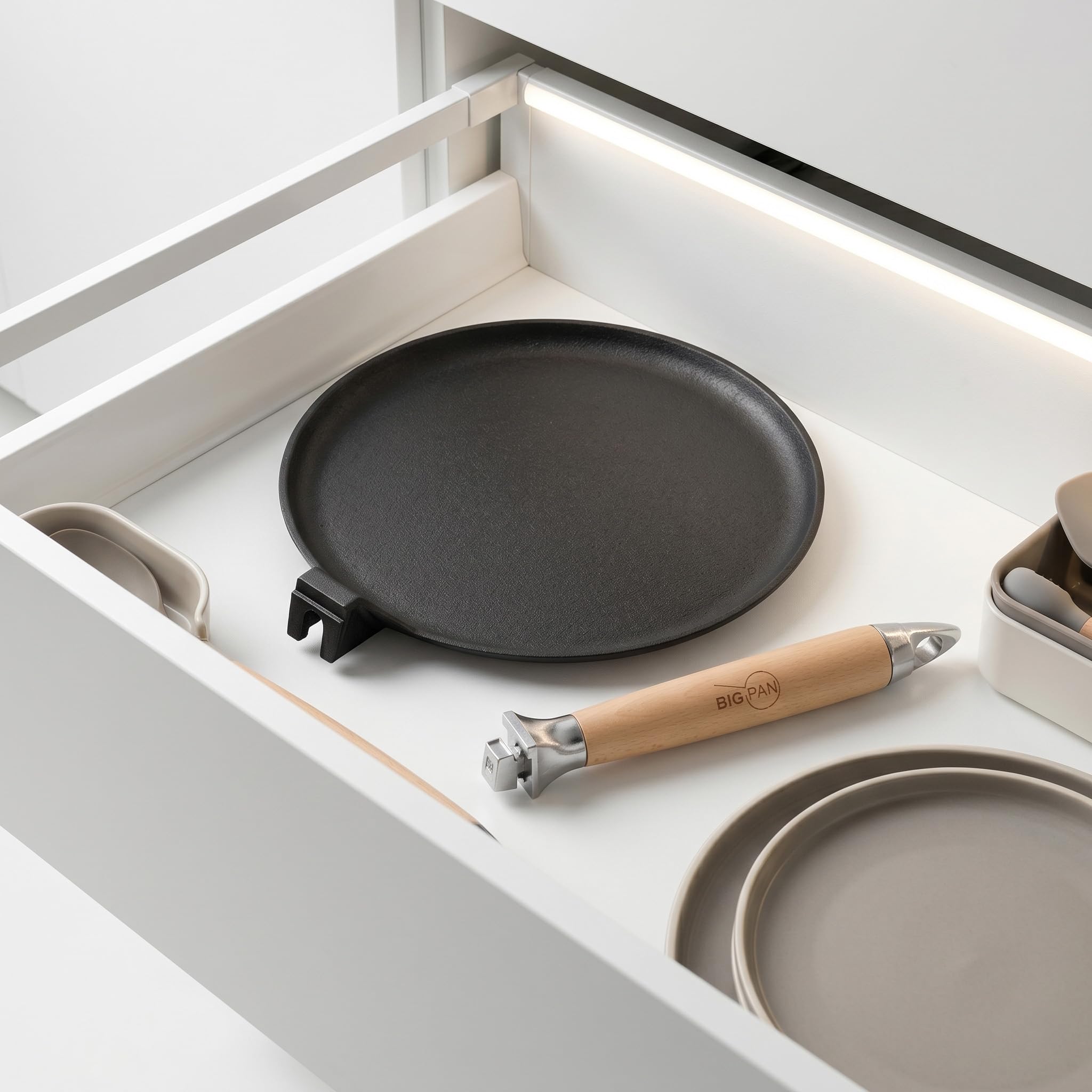 4BIG.fun Padella per pancake, Ø 24 cm, in ghisa per crepes/frittelle, padella per omlette, padella per frittelle, padella per crêpes, padella per crepe per tutti i piani cottura, con induzione