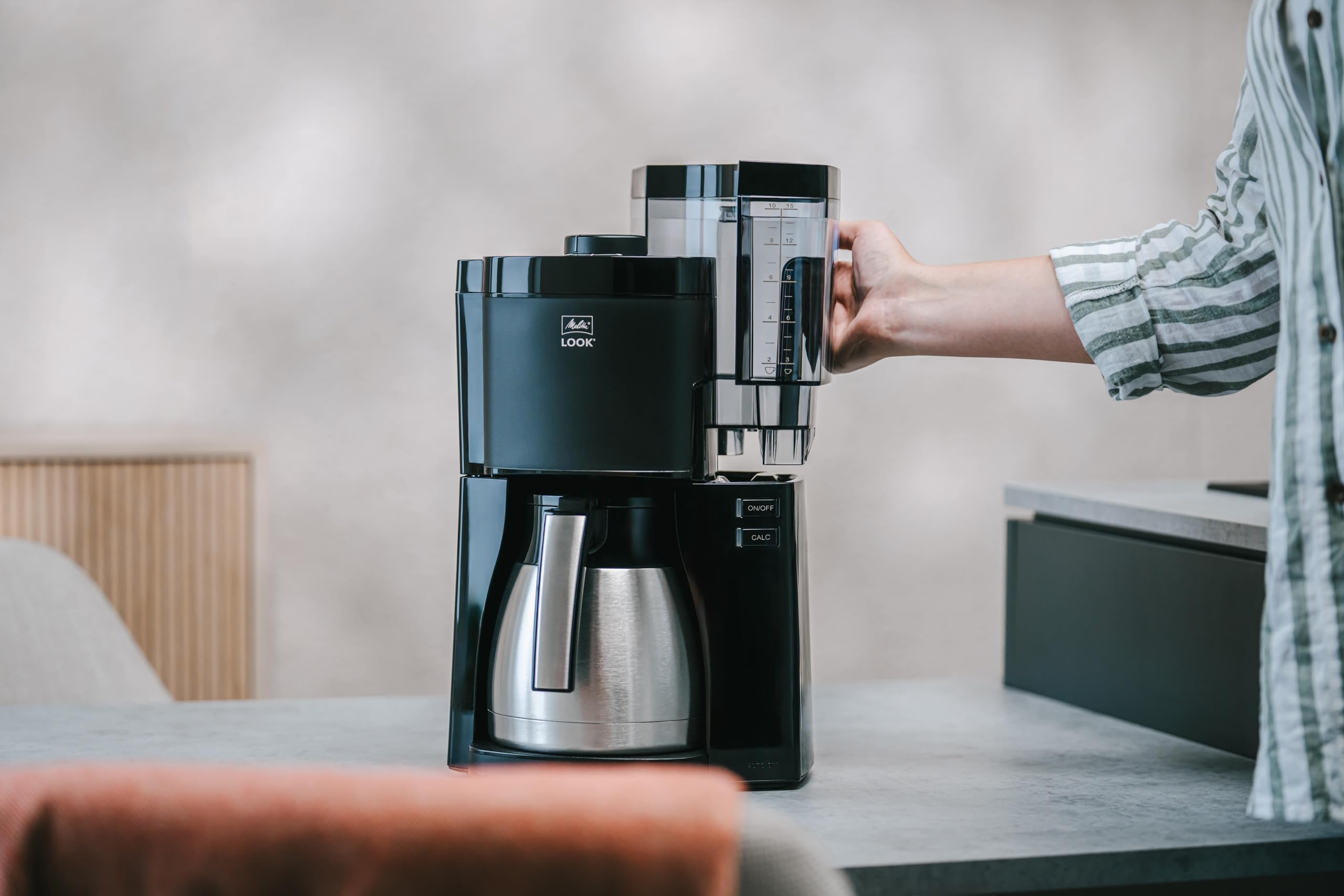 Melitta Look - ekspres do kawy z dzbankiem termicznym i wyjmowanym zbiornikiem na wodę, program odkamieniania, na maks. 10 filiżanek kawy, czarny