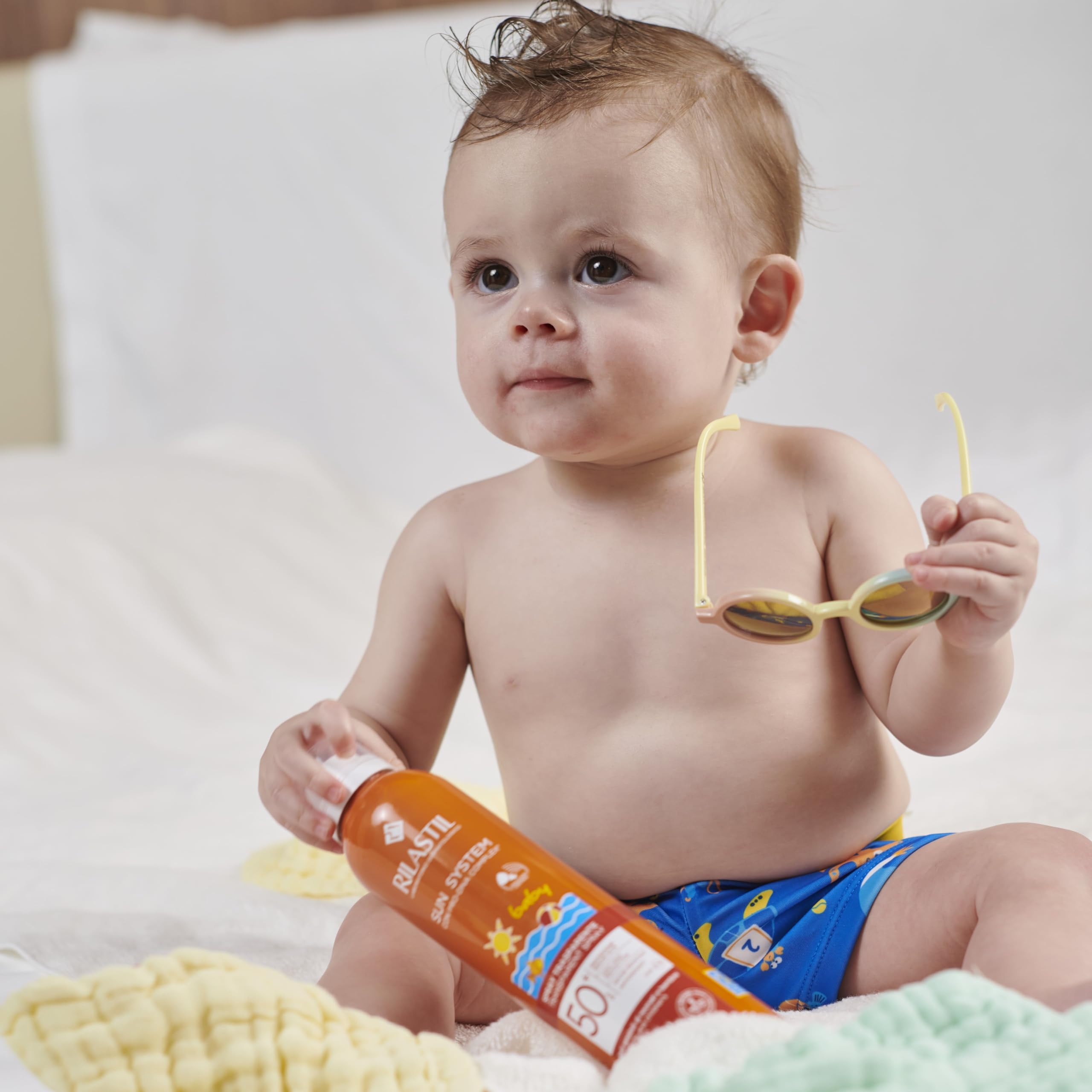 Rilastil Sun System Baby Transparent Spray SPF50+, Spray Corpo Bambini Trasparente, Previene Scottature, Macchie ed Eritemi, Pelli Delicate, Resistente all' Acqua, Senza Profumo, 200ml