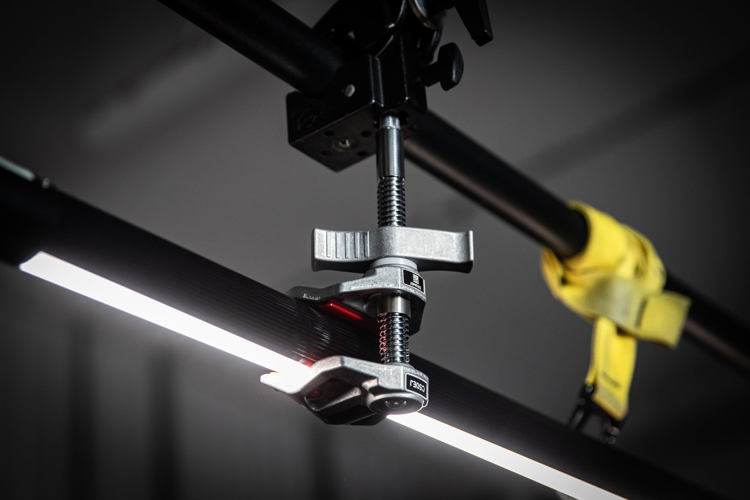 Manfrotto 2" Schraubzwinge mit Backen - Hochbelastbare Schraubzwinge mit Backen - 2" / 5cm Öffnungskapazität - 50 kg maximale Nutzlast - 5/8" / 16 mm Baby Pin - C50EJ