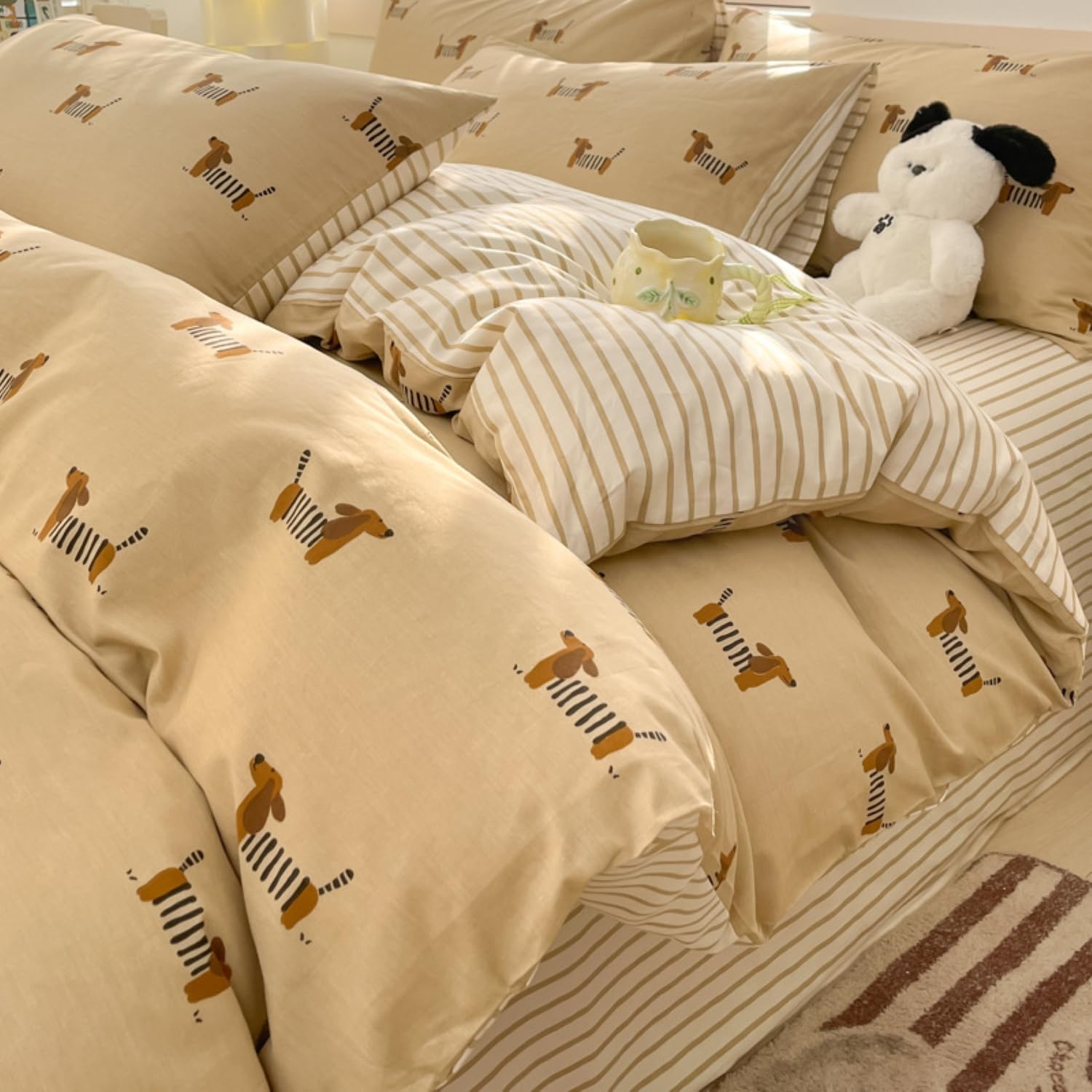 Dachshund Duvet Cover Twin Size Khaki Striped Sausage Dog Reversible Comforter Cover Cute Kawaii Puppy Dog Stripes Bedding Set with Zipper Closure and 1 Pillowcase for Girls Boys