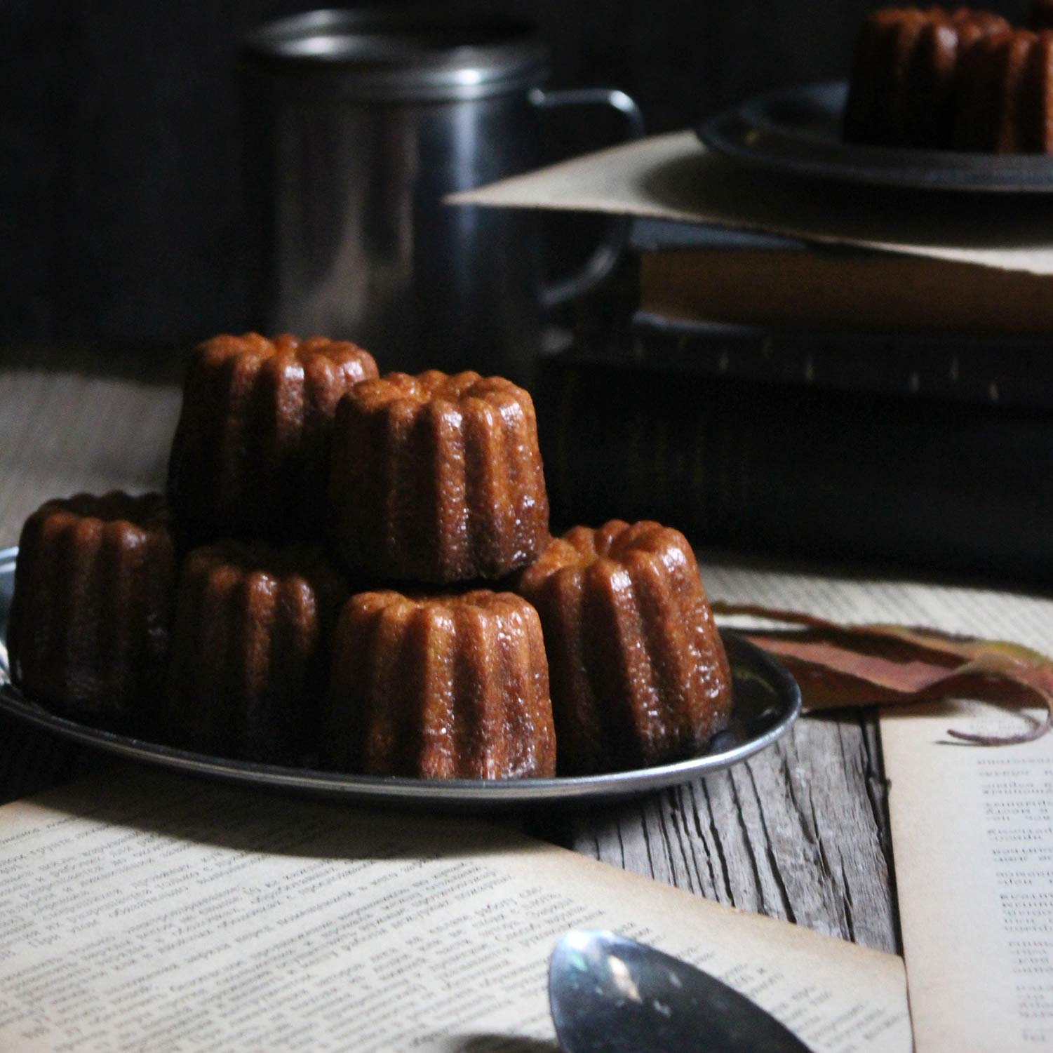 Moule Cannelé - Moule à Cannelés Creabake en Acier Carbone - Pâtisserie Française pour des Cannelés Croustillants et Dorés Mini Moule à Muffins Antiadhésif 12-Cup