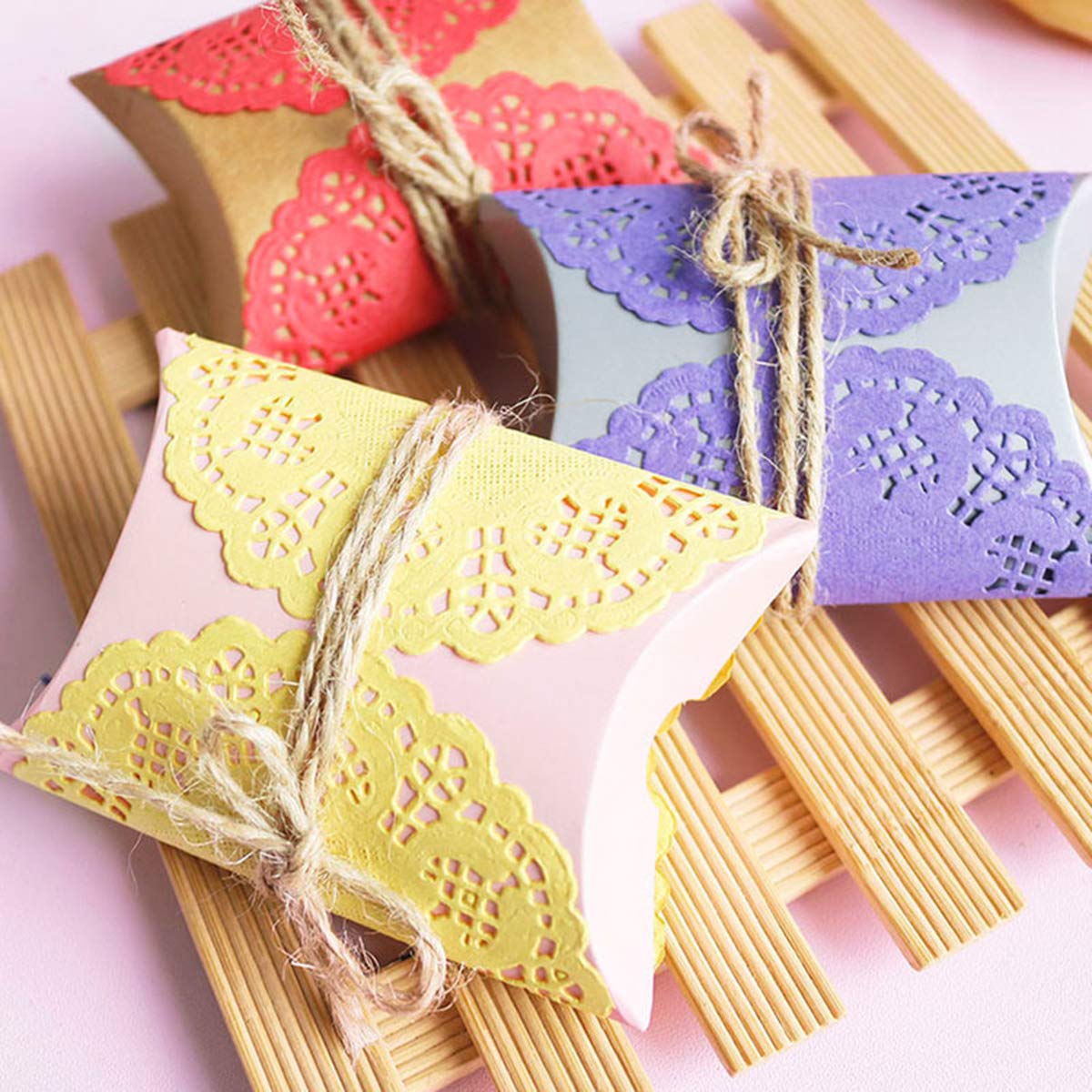 Produktbild von JchEnye 100 Runde Papierlilien – 4,5 Zoll Weiß, Spitzendeckchen Für Kuchen, Torten, Desserts Und Partys