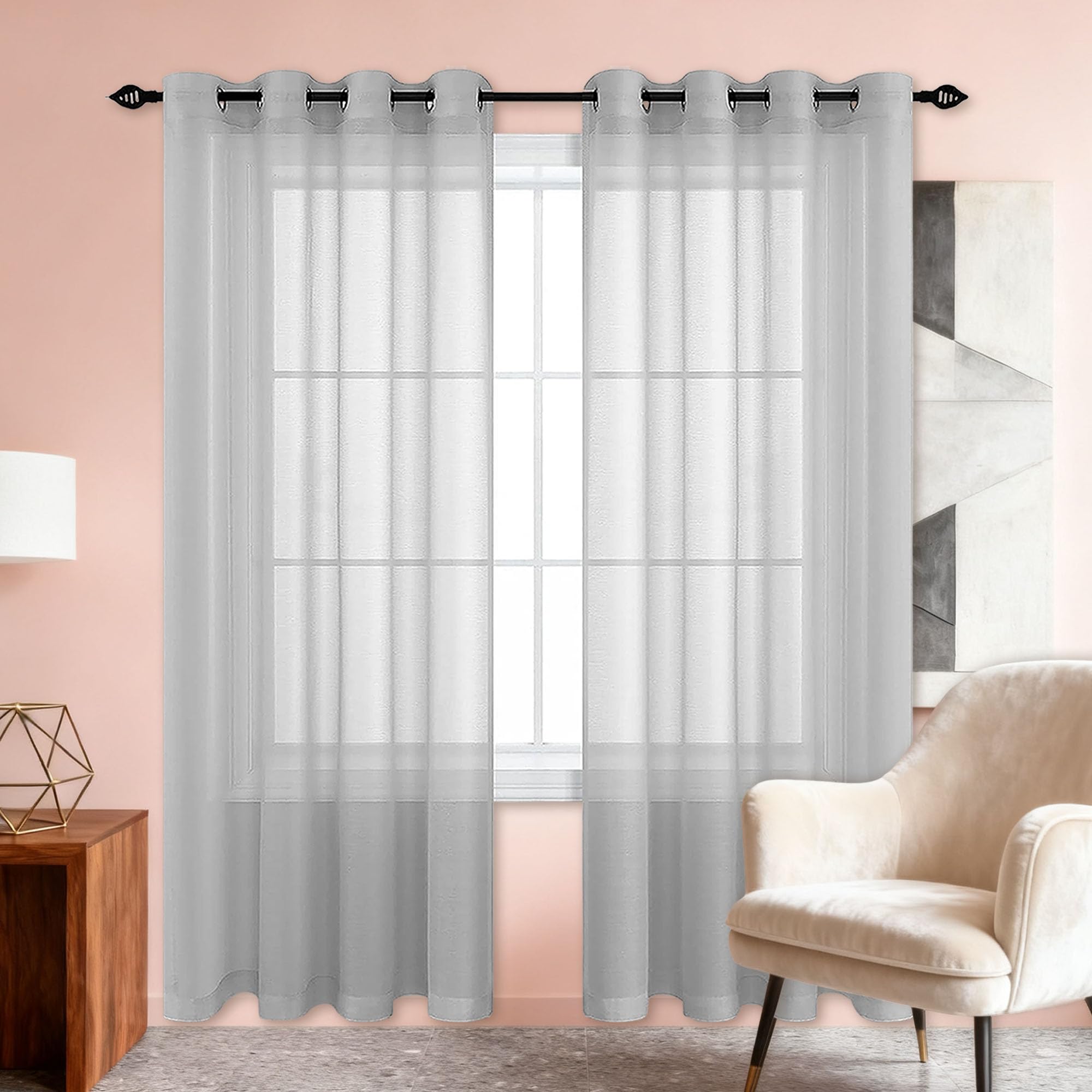 Voile transparent gris clair pour baigner votre salon de lumière naturelle douce