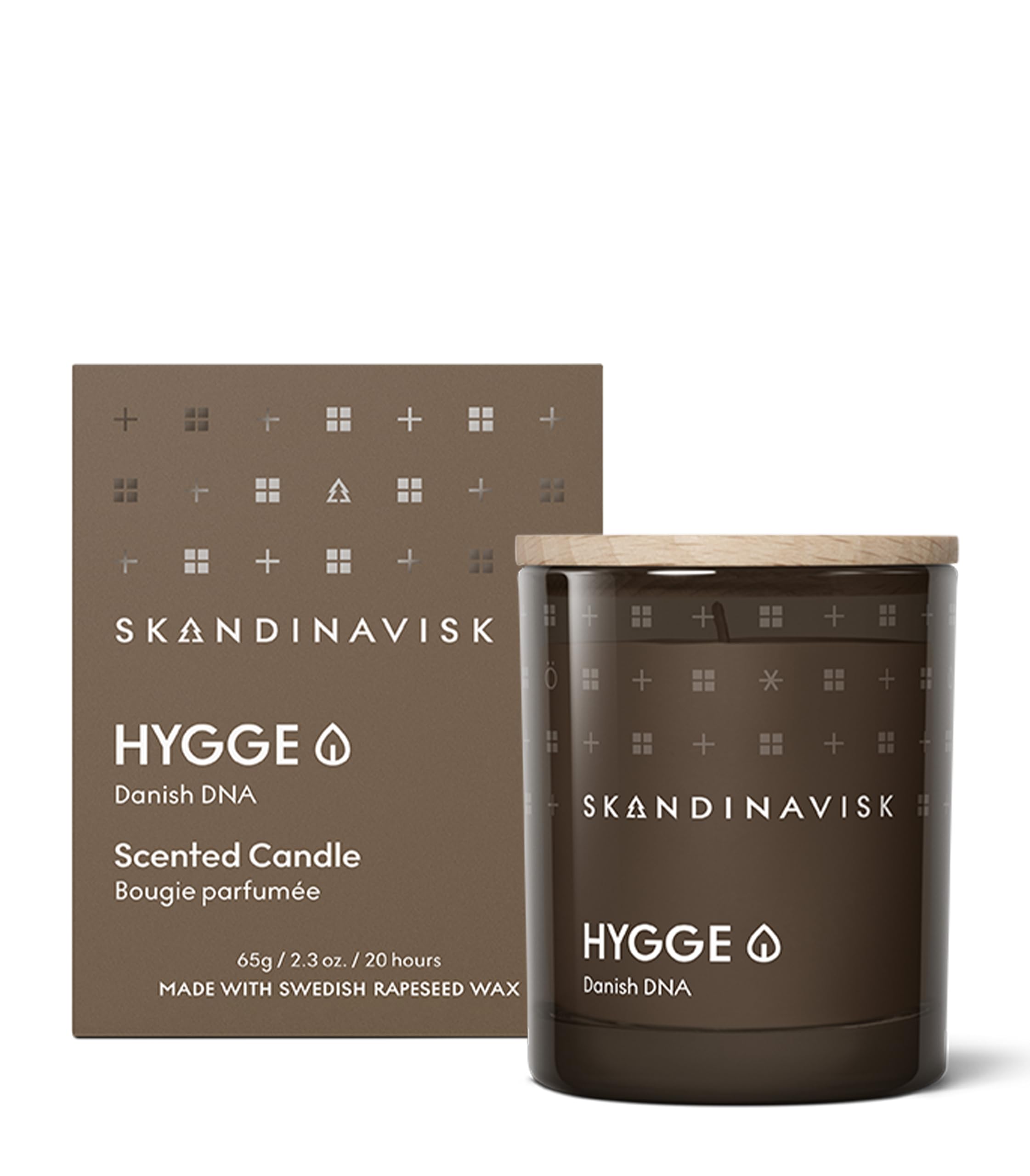 Skandinavisk HYGGE 'Gemütlichkeit' Mini Duftkerze. Duftnoten: Schwarzer Tee und Minzeblätter, getrocknete Äpfel und ein Hauch von Zimt. 65 g.