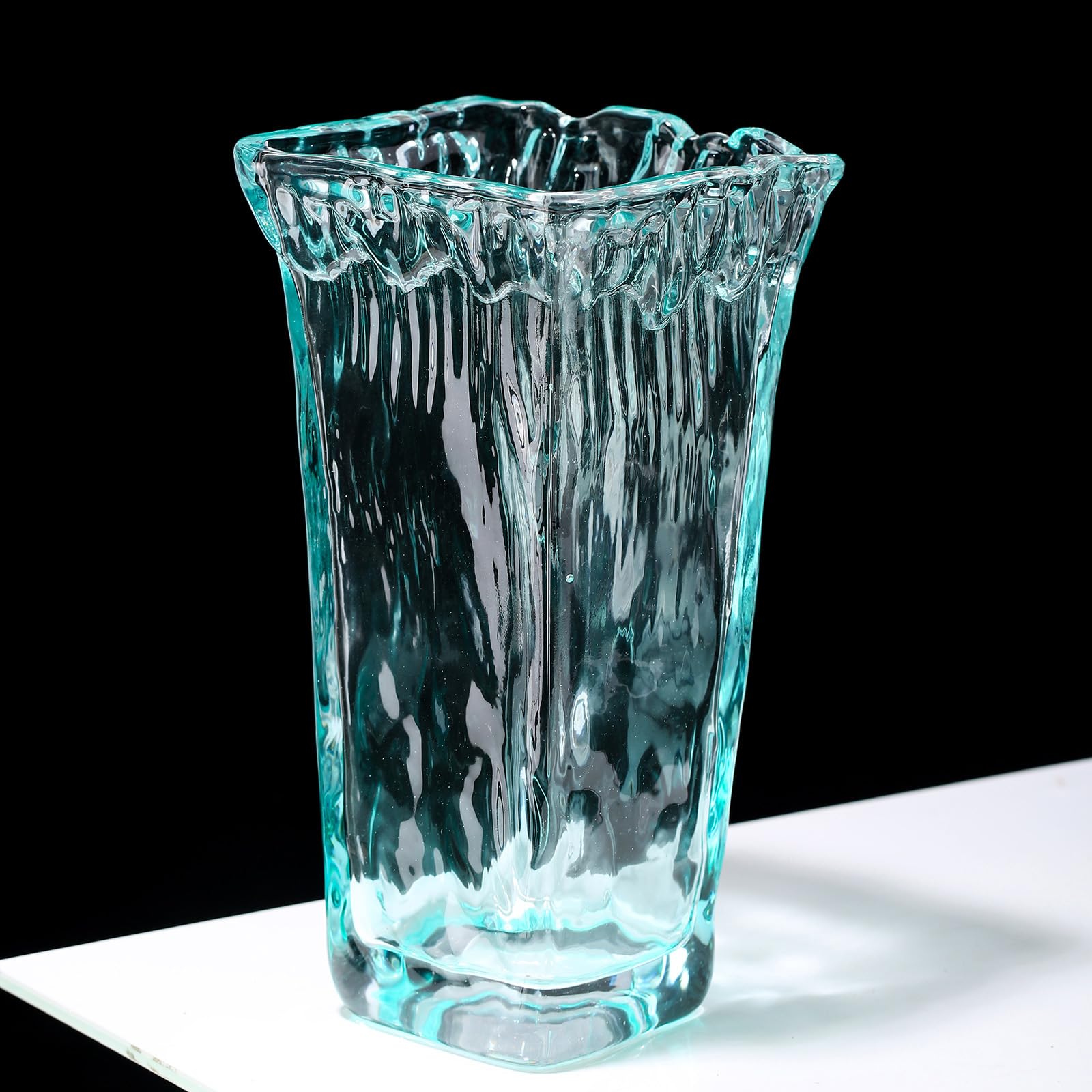 Vase à fleurs en verre rectangulaire soufflé à la main pour table