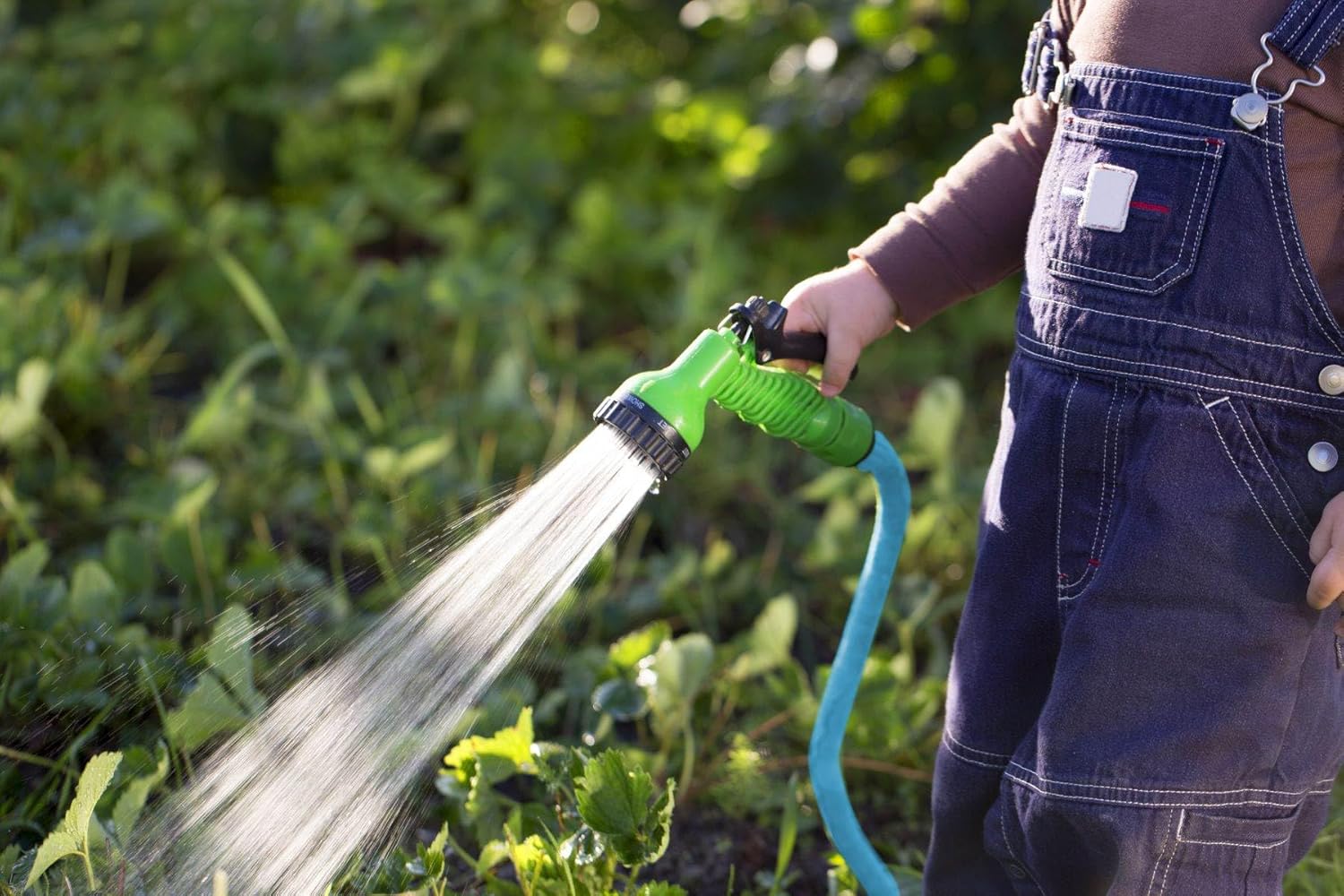 AG-LITE AL3425 3/4" x 25' Rubber Farm & Ranch Water Hose, Lightweight, 500 PSI, 50F to 190F Degree, Polyester Braided, Brass GHT Fittings, 4 Finger-Grip Bend Restrictor, Agriculture & Industrial Use