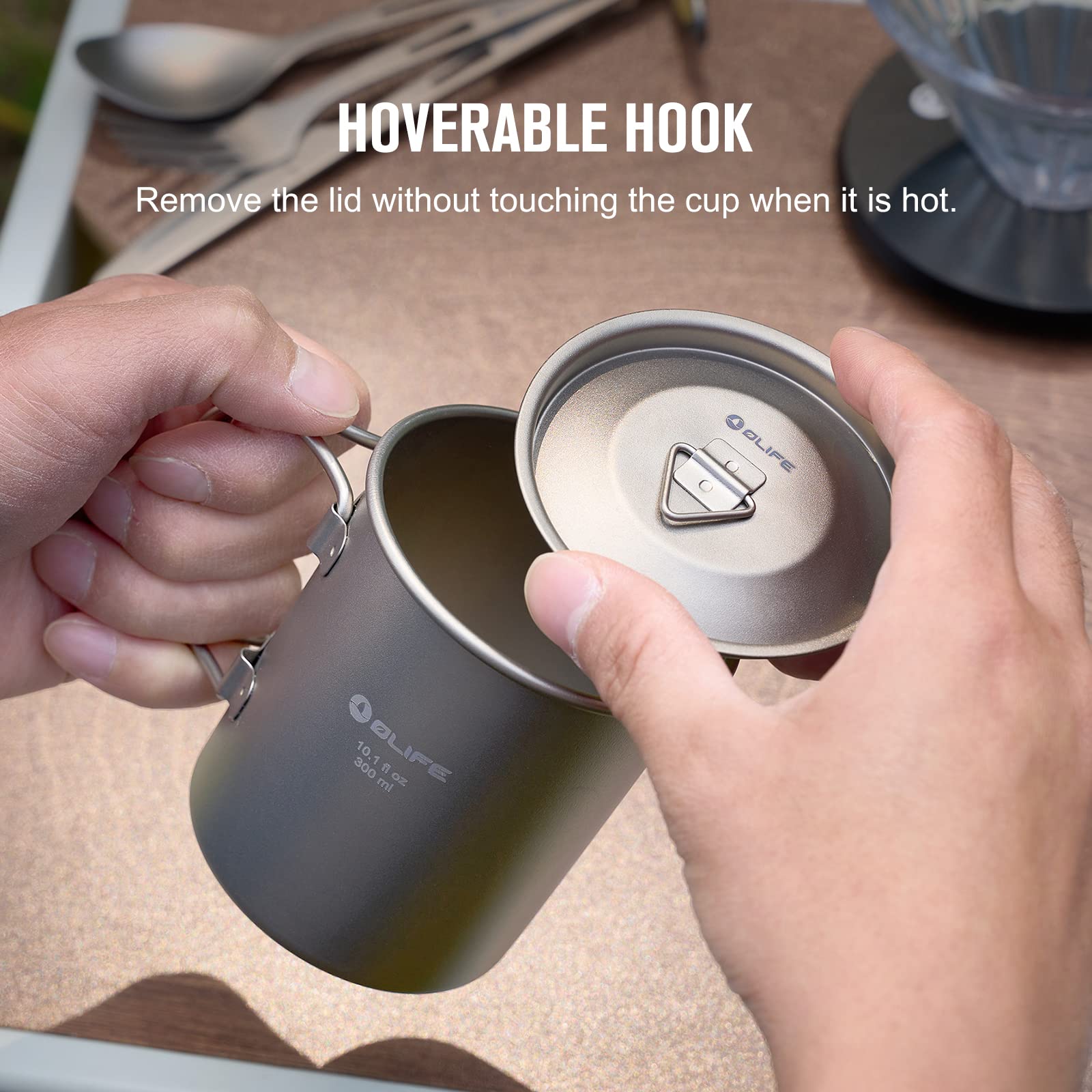 OLIFE Tasse de camping en titane avec couvercle, poignée pliable, sac à dos, tasse portable ultra légère pour camping, voyage, randonnée, extérieur et utilisation quotidienne (300ml)