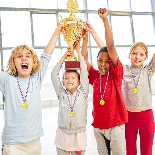 Miniatura 10 de 100 medallas ganadoras de plástico para niños, medallas de oro y plata y bronce para fiestas, juegos, deportes, disfraces y más, 1.4 x 1.7 pulgadas