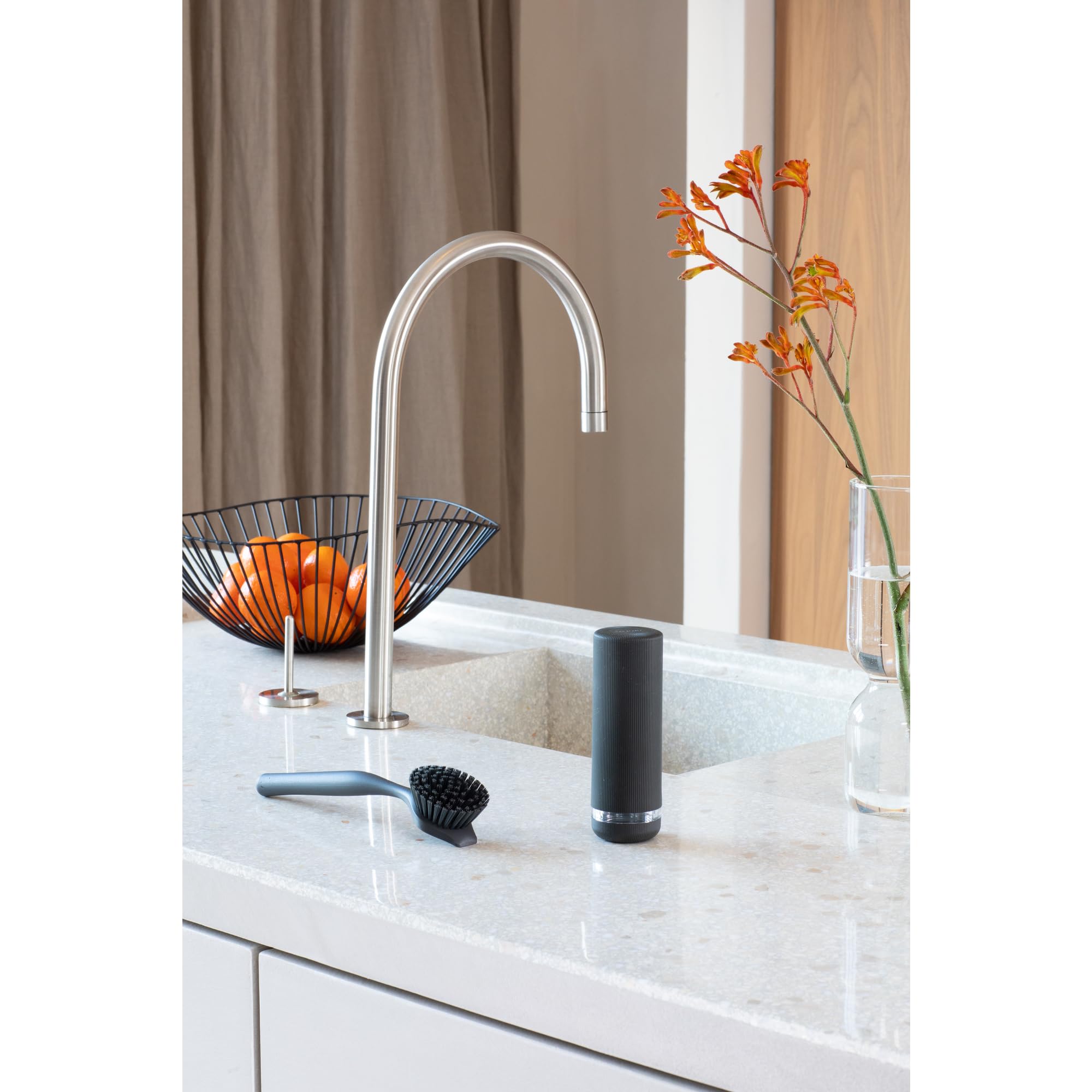 Brabantia - Exprimidor de jabón SinkStyle - Dispensador de cocina antigoteo para lavavajillas - Accesorios con recambio fácil, superficie texturizada antideslizante - Dark Grey, 200 ml