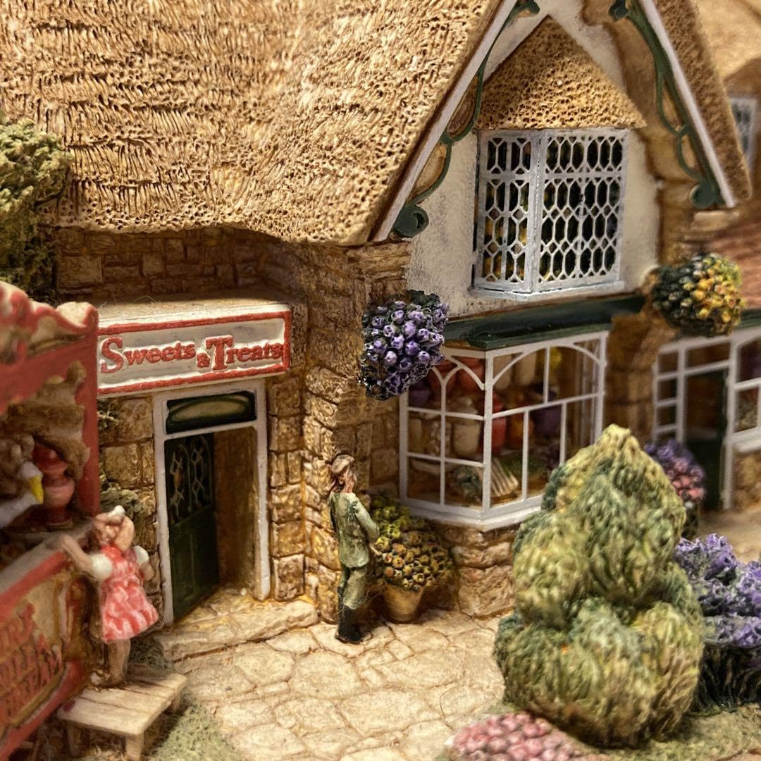 Amazon.co.jp: British Miniature House Lilliputt Lane 