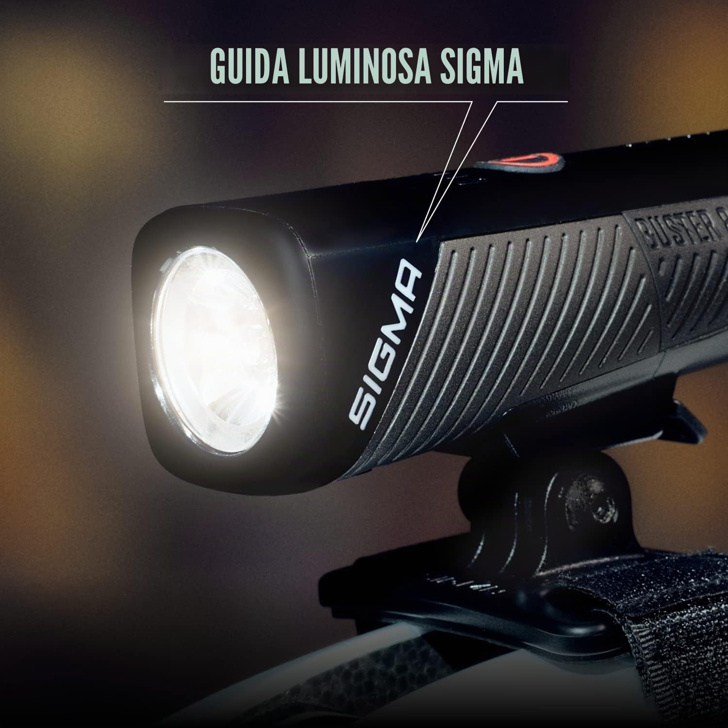 SIGMA BUSTER 800 HL - Luce LED per casco | 800 lumen | luce a batteria con 5 modalità di attivazione | fissaggio sicuro al casco da bici | colore: nero