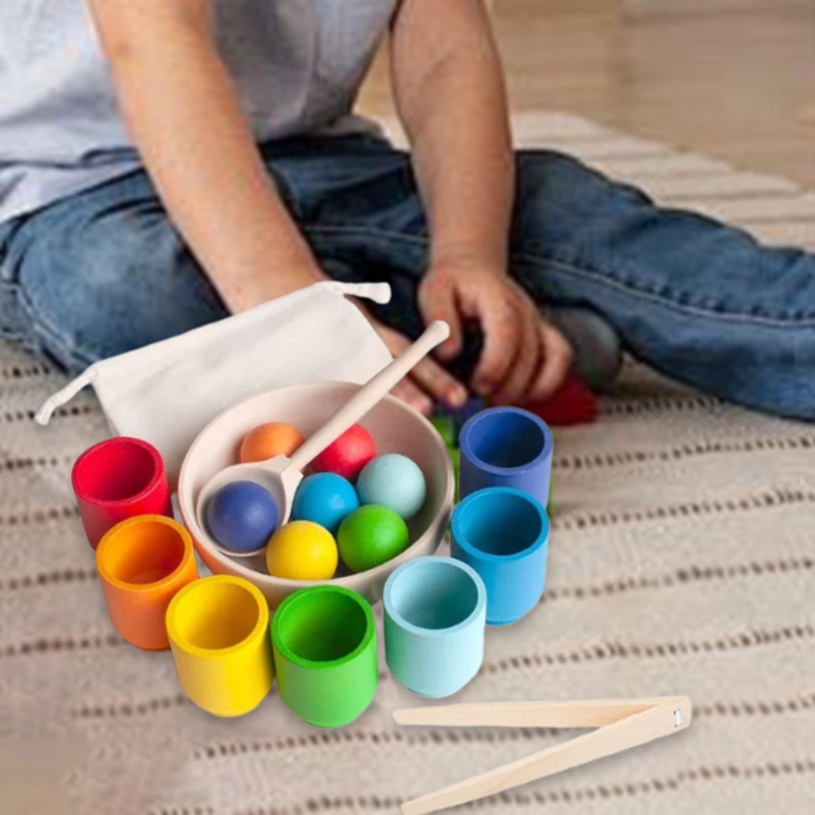 Regenbogenbälle in Bechern mit Bechern Und Bällen, Farblich Passendes Spielzeug für Kinder