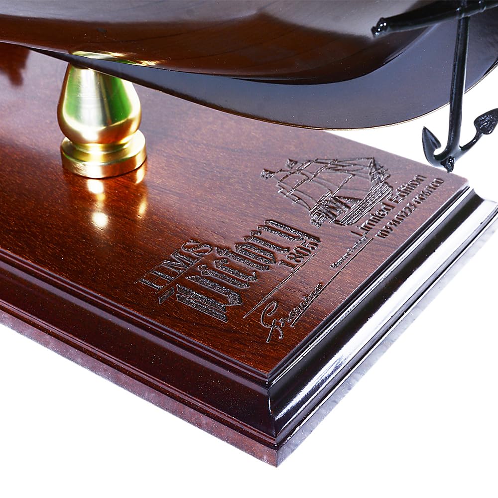 Old Modern Handicrafts Vele completamente storte completamente assemblate HMS Victory in edizione limitata, prodotte in sole 100 unità - Modello di nave di qualità museale - 30 x 10 x 27 pollici