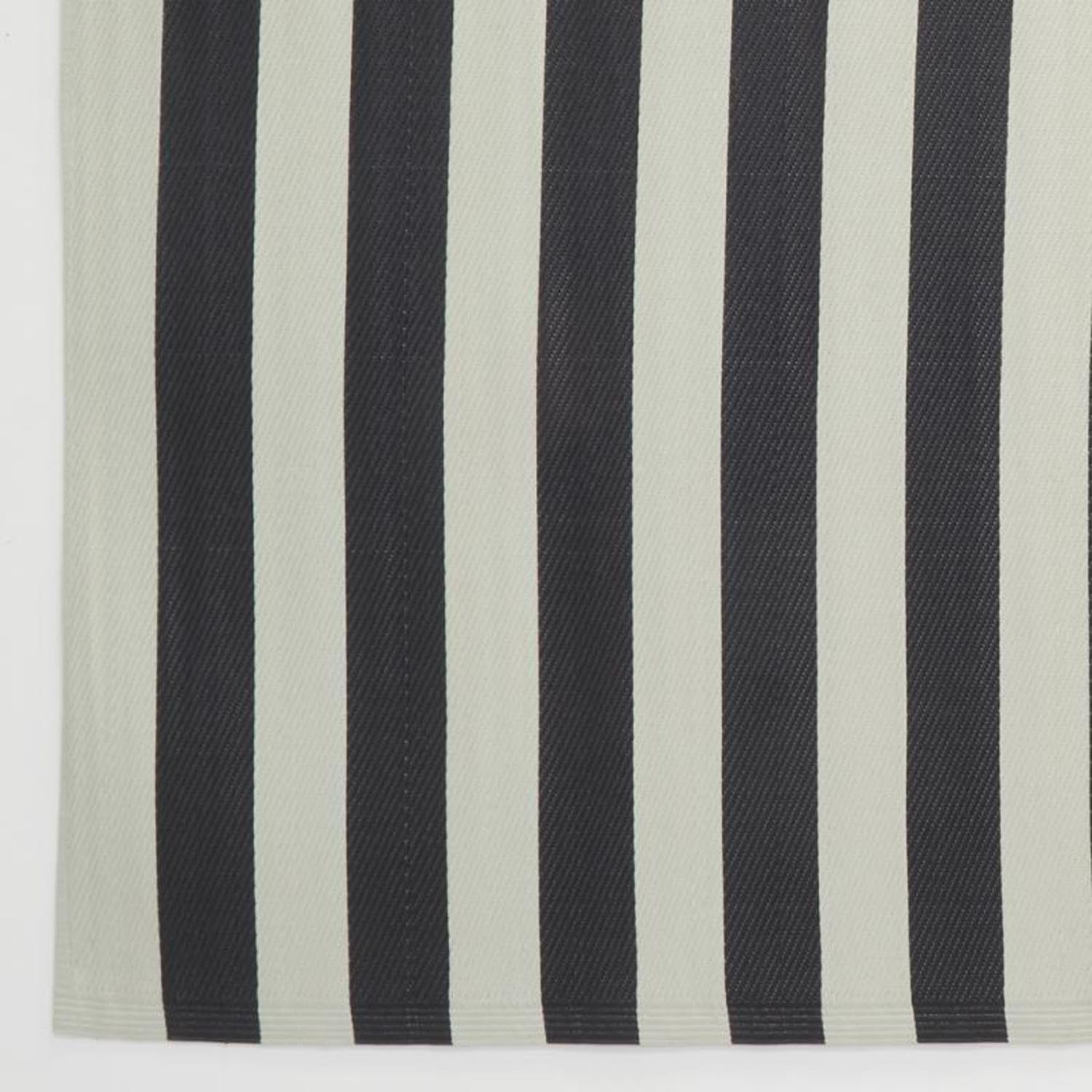 AUBRY GASPARD - Tapis d'Extérieur Polypropylène - Rayures Noires - 230x160 cm - Résistant Intempéries et UV - Plastique Recyclé - Facile à Entretenir Terrasse/Jardin