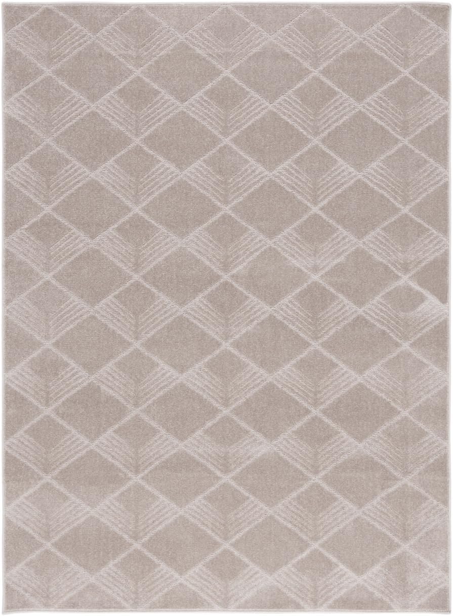 SAFAVIEH Pattern and Solid Collection Area Rug - 6'7" x 9', Beige, Geometric Design, Non-Shedding & Easy Care, Ideal for High Traffic Areas in Living Room, Bedroom (PNS414B)