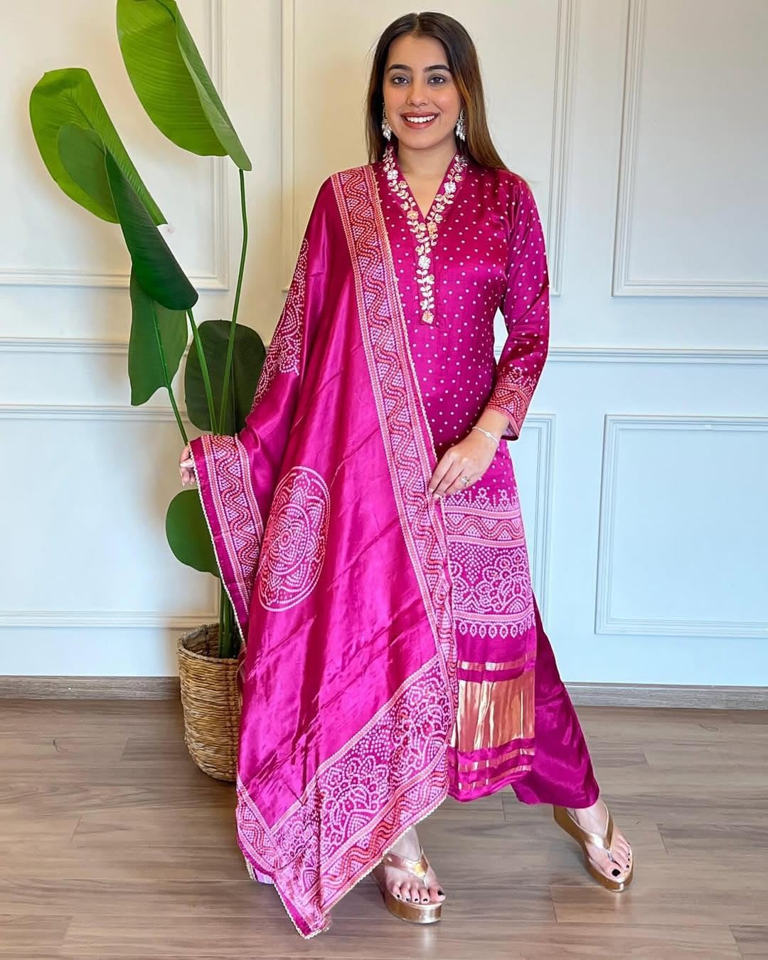 RangMahal Indyjskie damskie spodnie Chinon z jedwabnej tkaniny Kurta i Dupatta Set Heavy Work