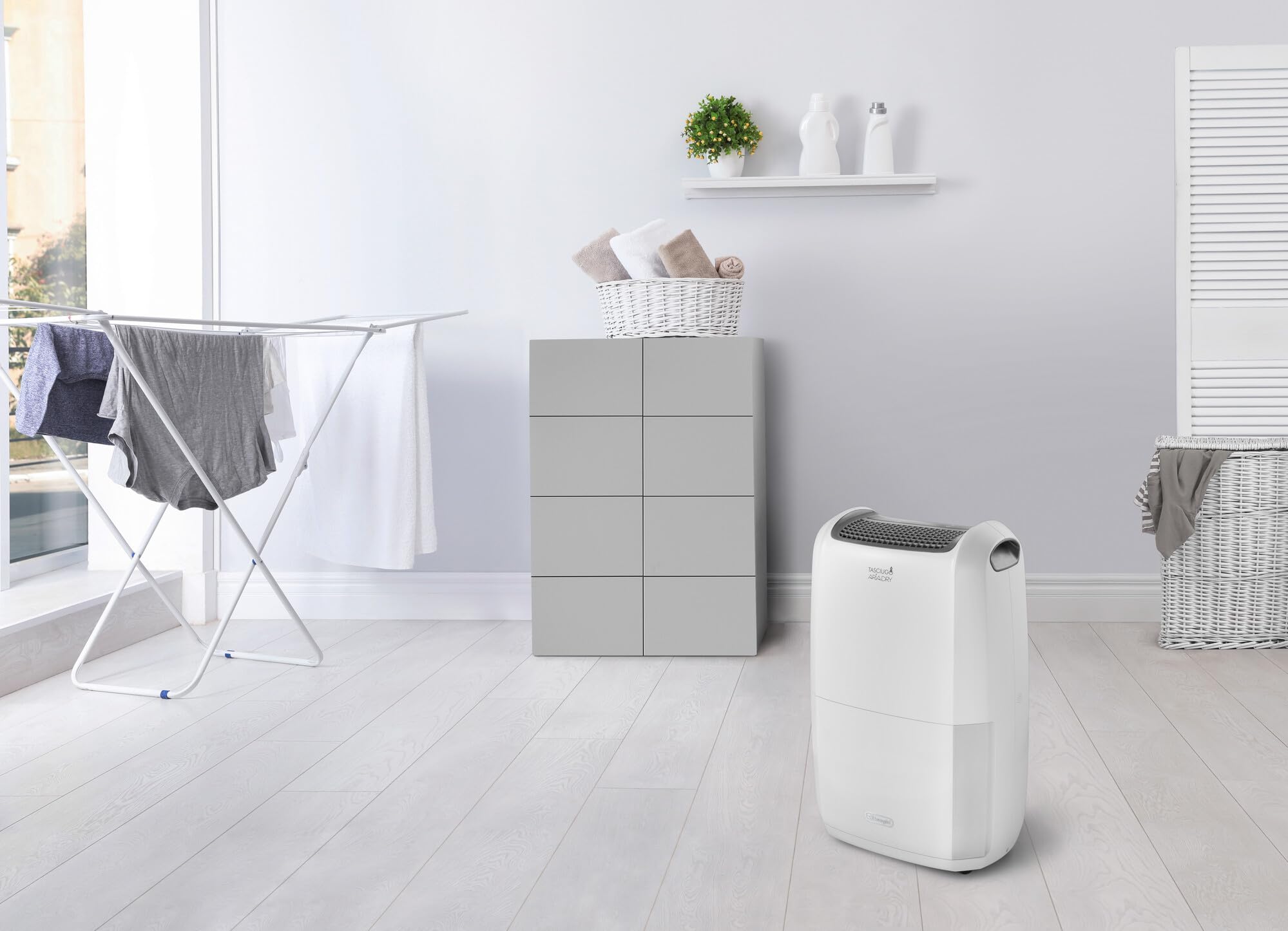 De'Longhi Tasciugo AriaDry Multi - Deumidificatore Casa Portatile, Assorbi Umidità 20L/Giorno, Asciugabiancheria, Antimuffa, Bassa Rumorosità, Timer, Bianco (DDSX220)