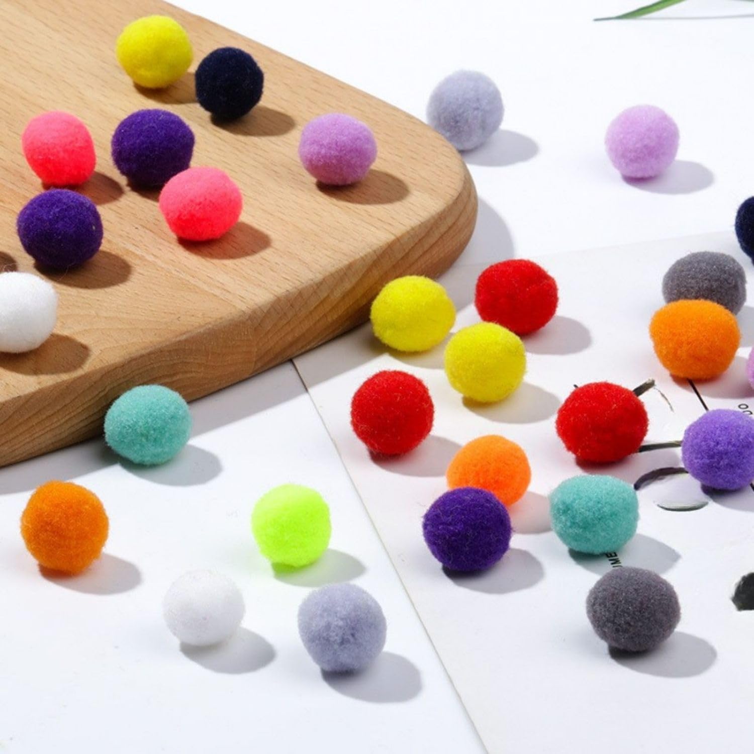 Papoose Toys - Vilten Ballen van Wol Regenboog | 12,5/7,5 cm | 2 Stuks Papoose Toys - Vilten Ballen van Wol Regenboog | 12,5/7,5 cm | 2 Stuks