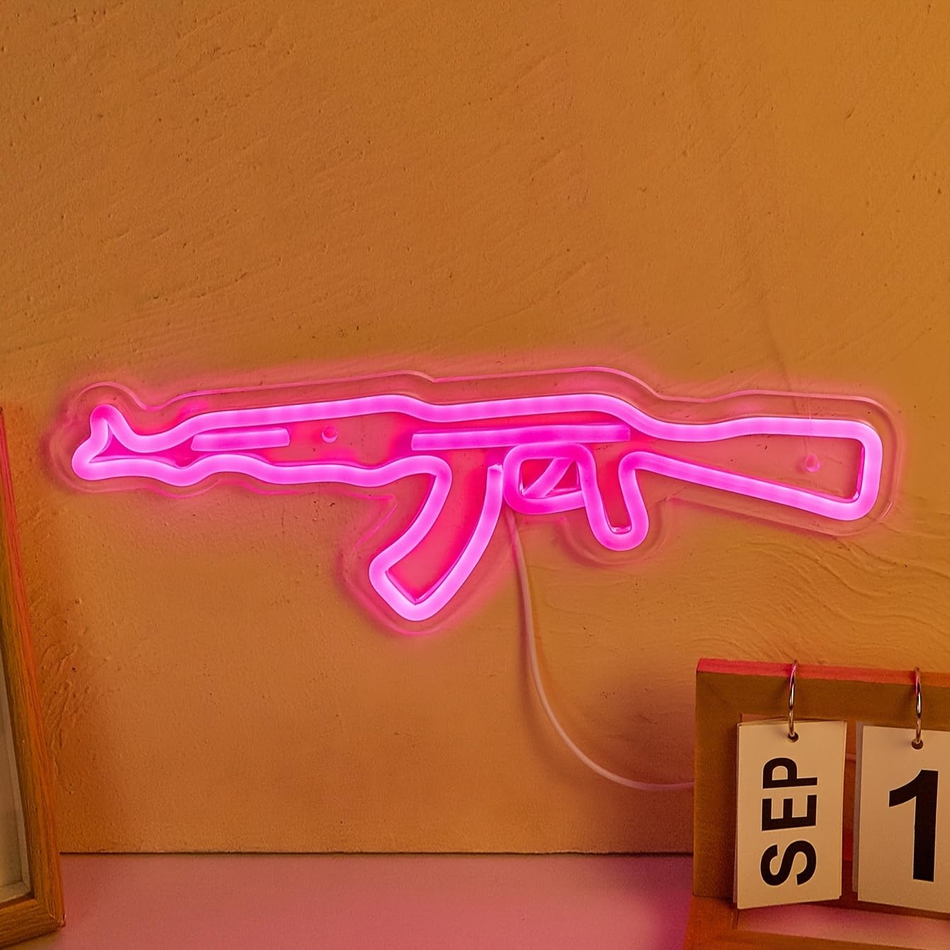 LED Neon Gun Neon Sign, USB Powered Neon Signs Night Light, 3D Wall Art & Game room Bedroom Living Room party Decor lamp for Children Kids Girls Boys