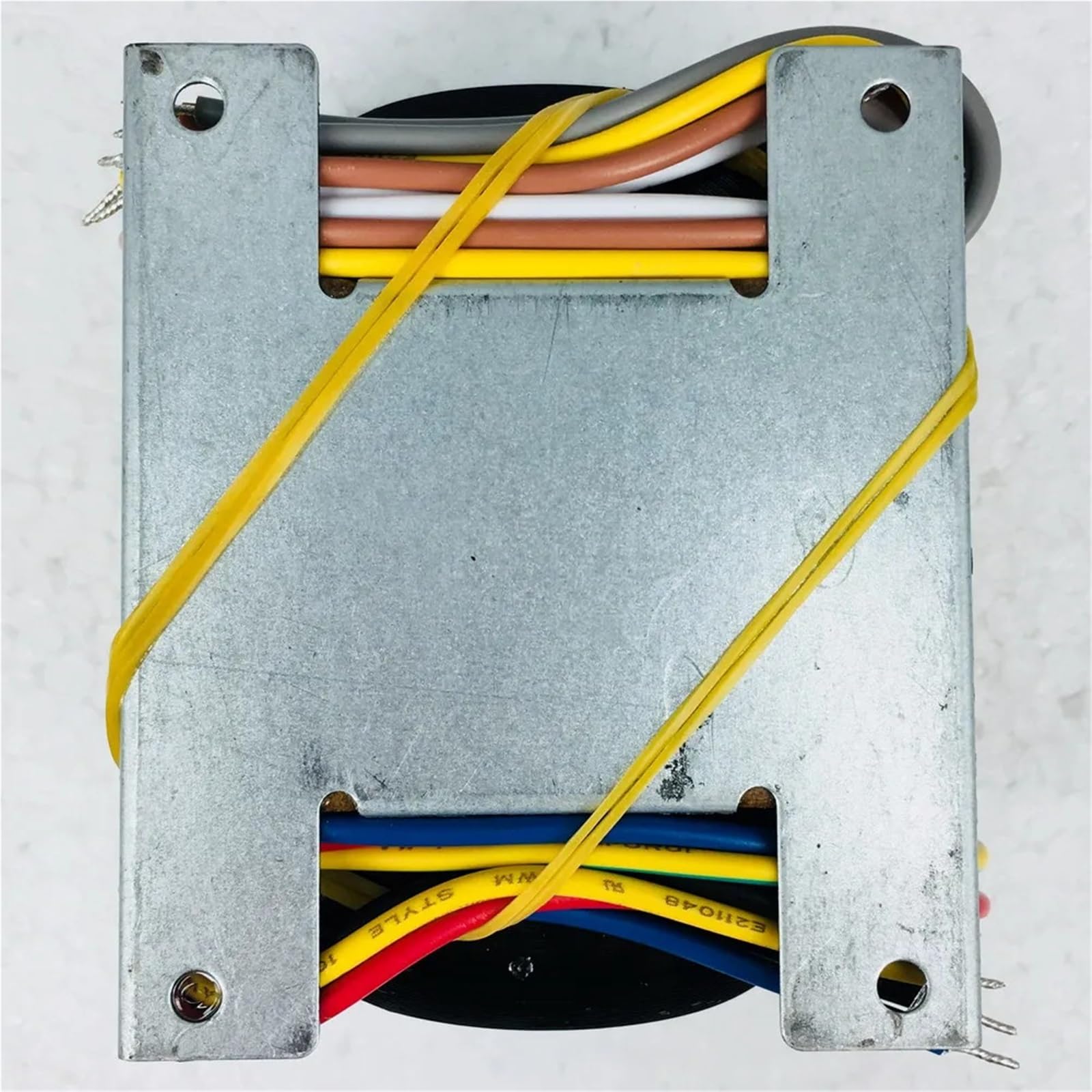 1 x transformator rdzeniowy R 35 W napięcie wtórne 220 V x 2 + 6,3 V x 2