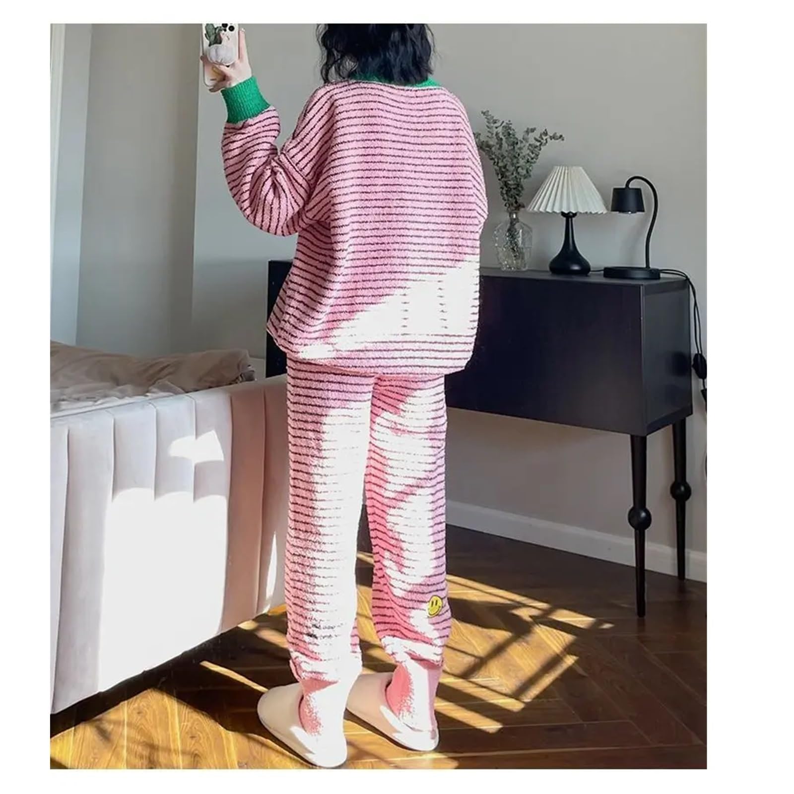 Autumn & Winter Women’s Plush Pajama Set – Cute Printed Round Neck Long Sleeve 2-Piece Outfit, Ankle-Length Pants(L (50-60kg))