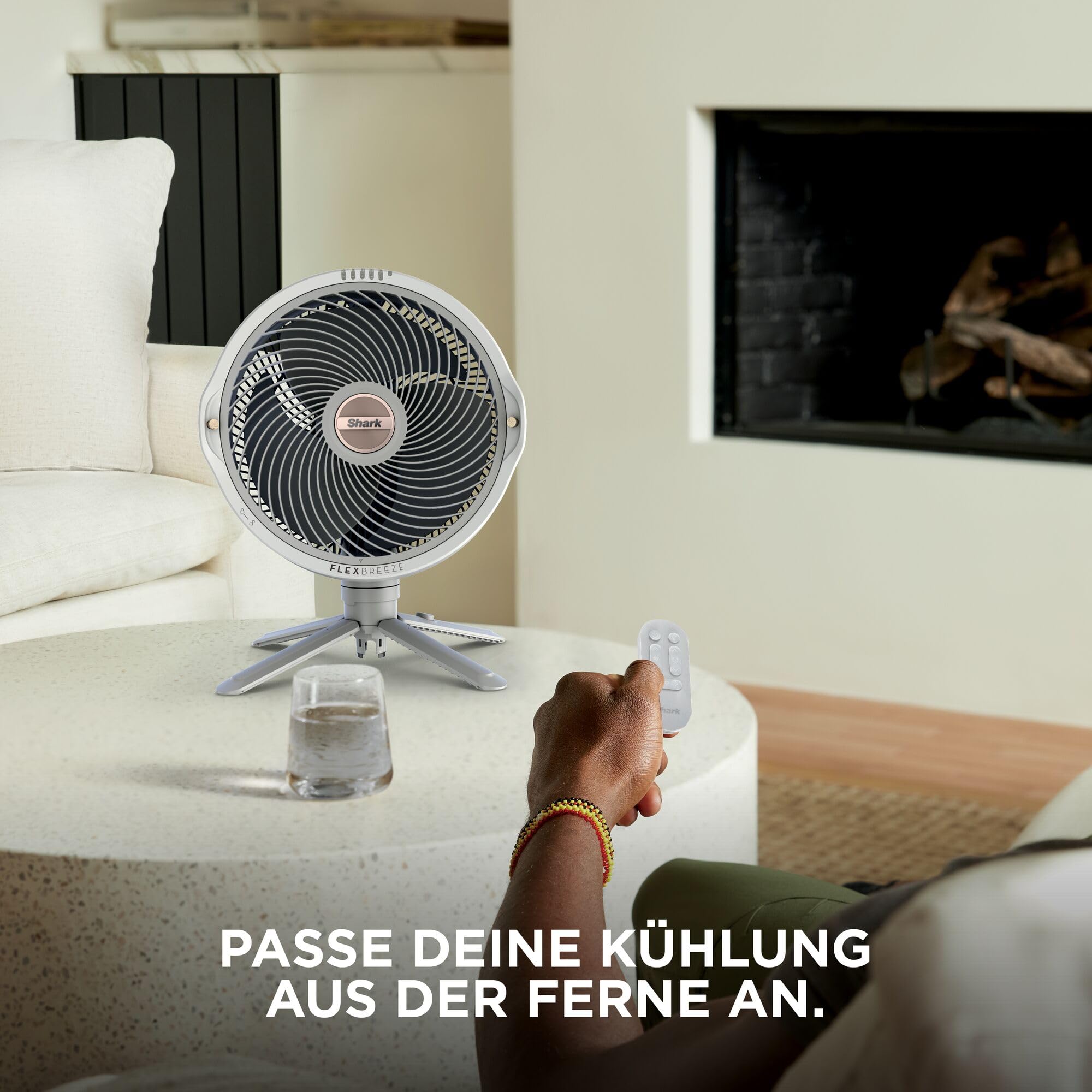 Shark FlexBreeze Pro Mist Akku-Ventilator für innen und außen mit Sprühsystem, tragbarer Sprühtank, 20 m, Stand- & Tischventilator, 5 Geschwindigkeitsstufen, leise, Fernbedienung, Dove FA300WHEU