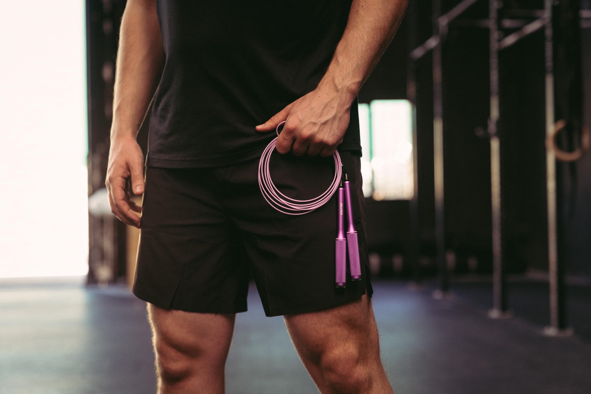 Velites Fire 2.0 Corde à sauter ultralégère en aluminium | Pour le cross training, le HIIT, la boxe et le double saut | Poignée antidérapante avec roulements | Sac et application inclus