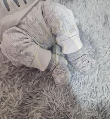 2 Pairs Adorable Baby Booties - Warm & Safe Slippers for Newborn Boys & Girls - Soft, Stylish - Ideal for Indoor & Outdoor - Ri352