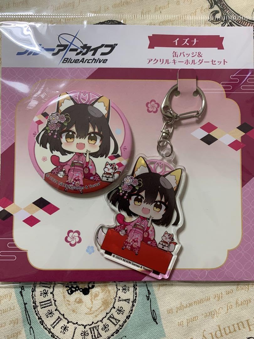 Amazon.co.jp: ブルアカ ブルーアーカイブ イズナ アクキー 缶バッジ 