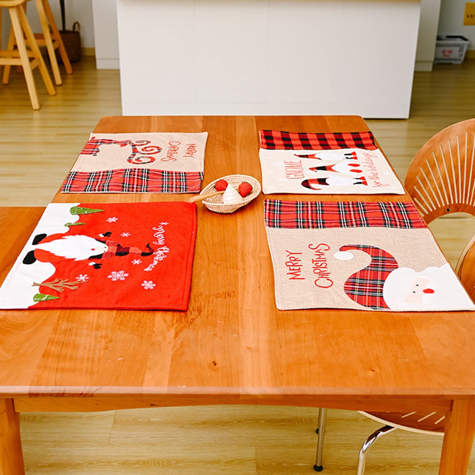 RENRUIRUI- Set De 4 Sets De Table De Noël, Avec Motif Buffalo Check, Bonhomme De Neige, Père Noël Et Wapiti, Décor De Table À Manger De Vacances De Noël, 18 X 13,4 Po