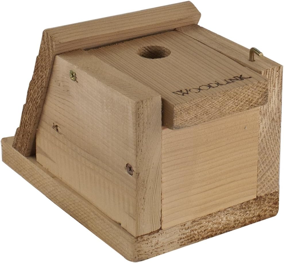 Natural Cedar Wren Birdhouse with Sloping Roof