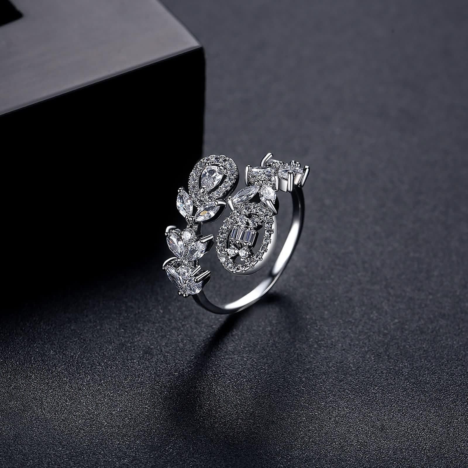 Anello Oro Bianco Donna, Anelli Matrimonio in Oro Bianco da Donna Fiore con Moissanite Bianco